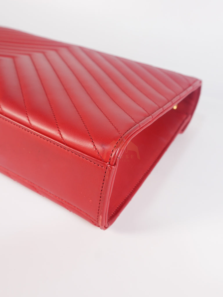 Envelope Large in Red Smooth Chevron Leather and Gold Hardware Shoulder Bag | Purse Maison Luxury Bags Shop