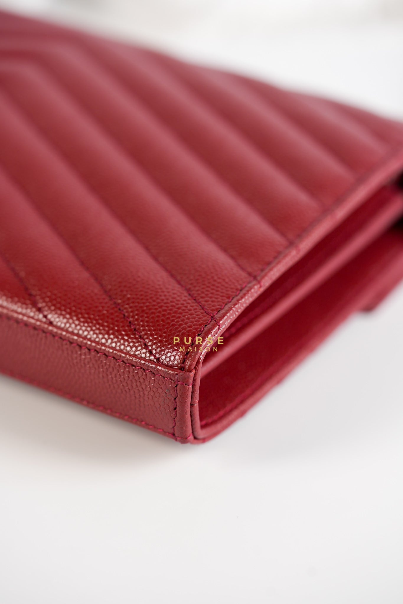 Envelope Wallet on Chain in Red | Purse Maison Luxury Bags Shop