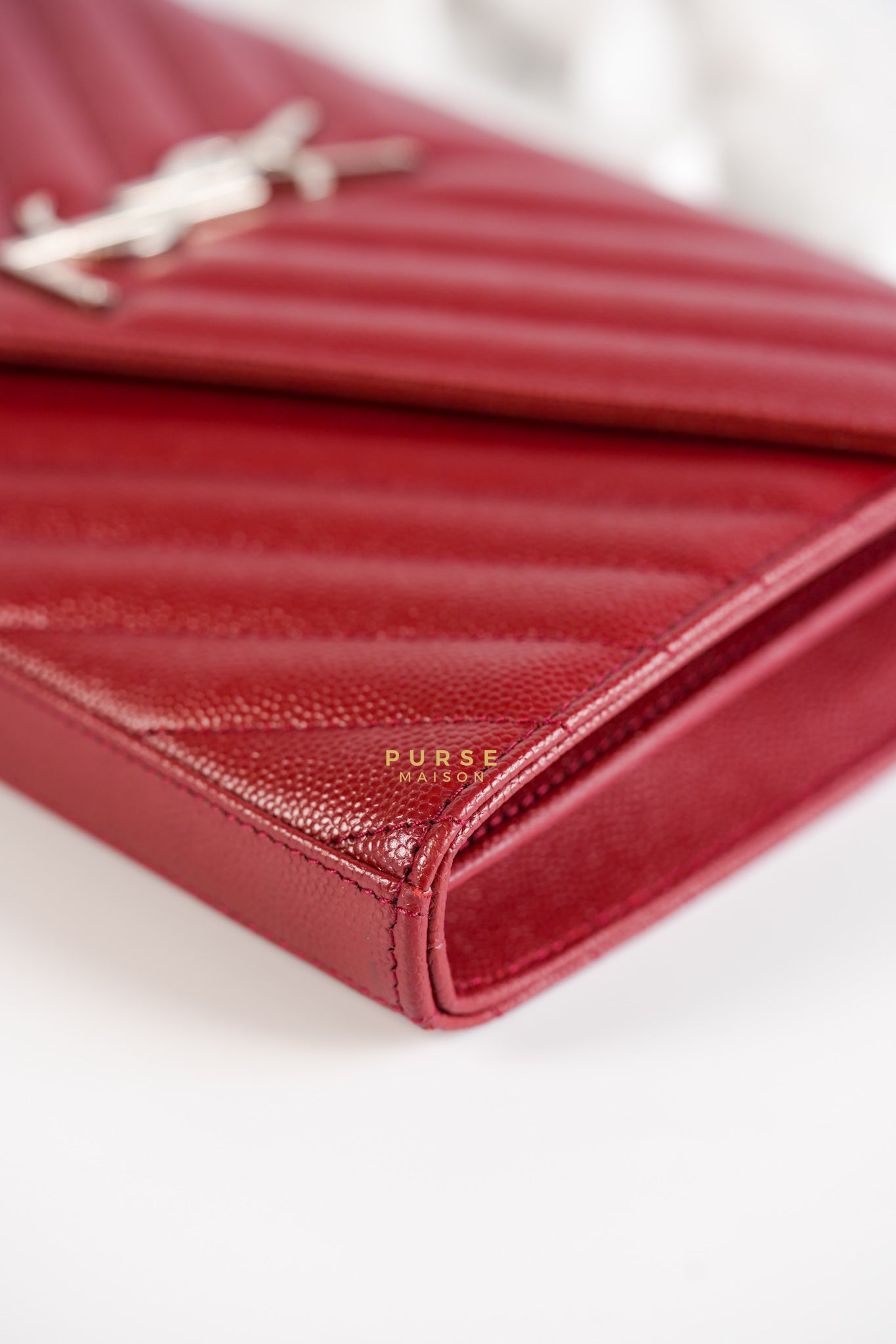 Envelope Wallet on Chain in Red | Purse Maison Luxury Bags Shop