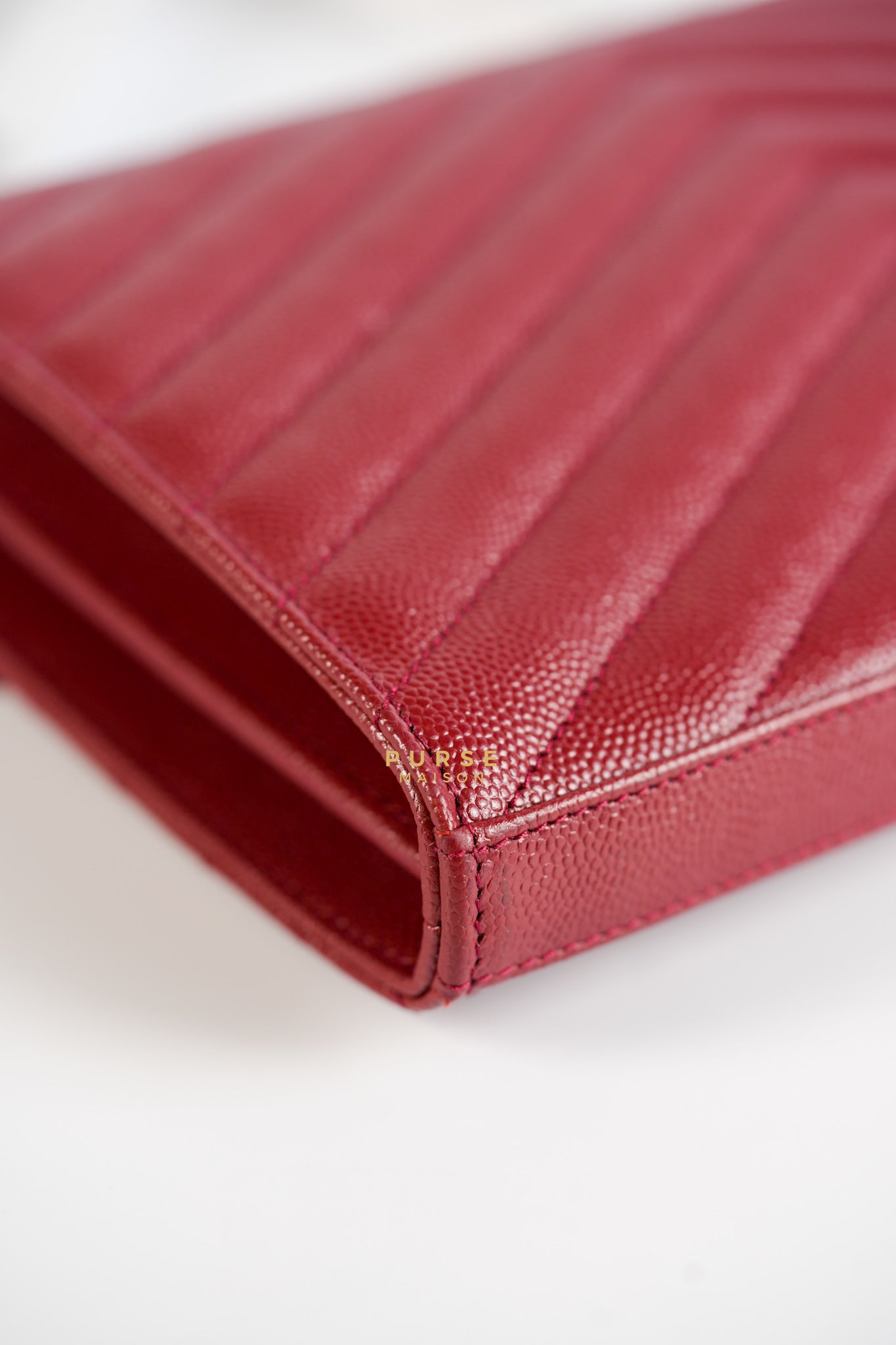 Envelope Wallet on Chain in Red | Purse Maison Luxury Bags Shop