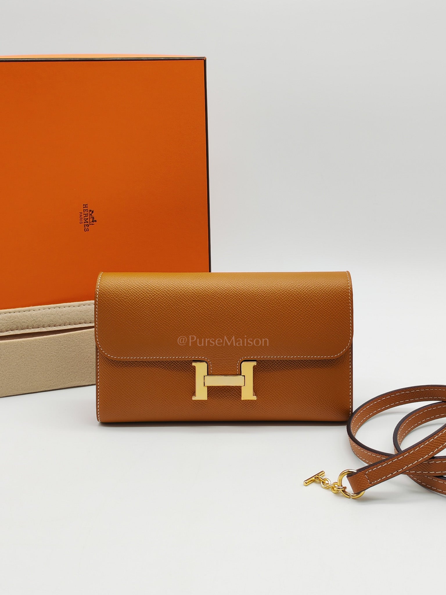Constance To Go in Toffee Epsom Leather & Gold Hardware Stamp D (2019)