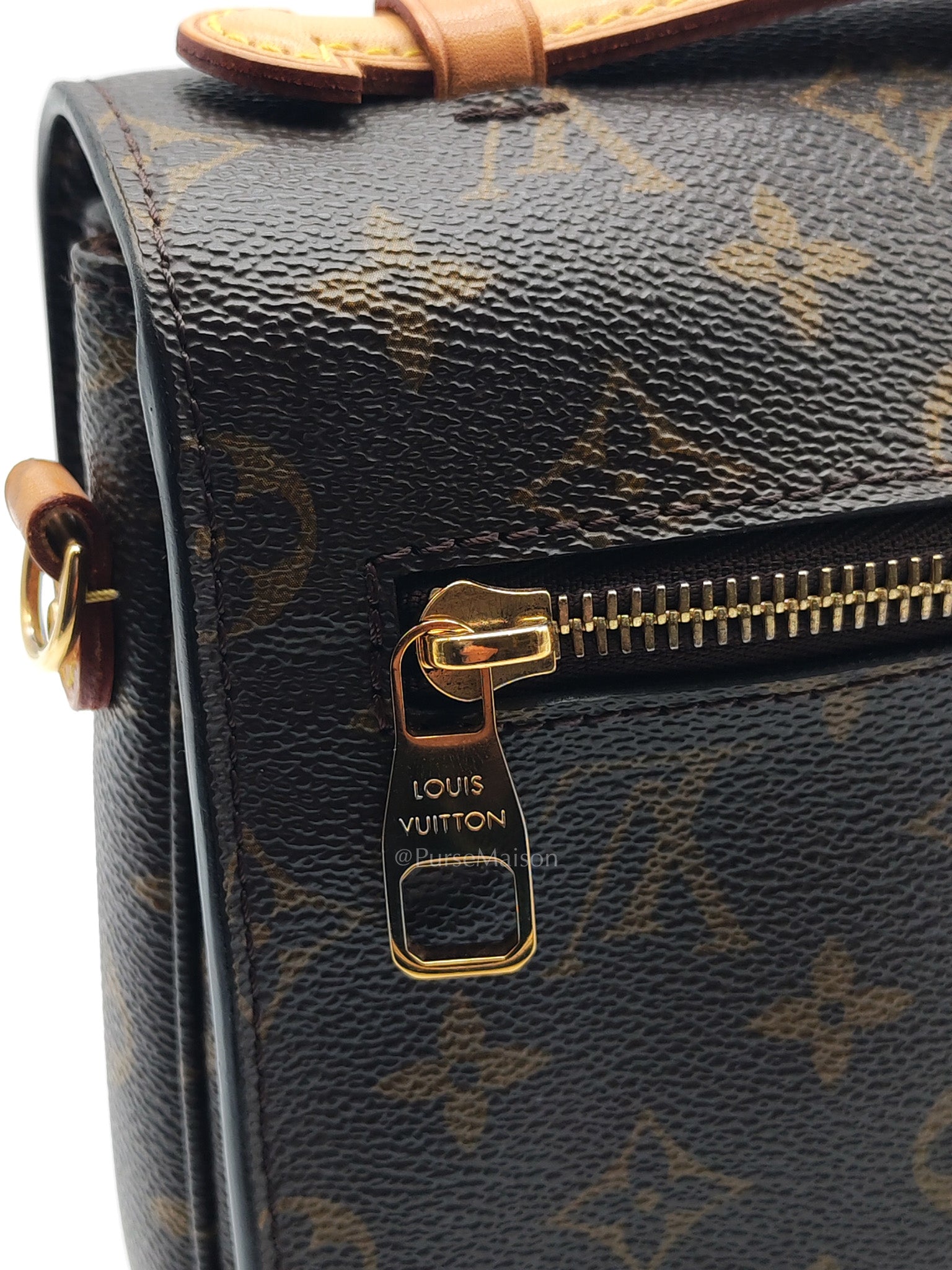 Pochette Metis in Monogram Canvas and Gold Hardware (Datecode: SR0138)