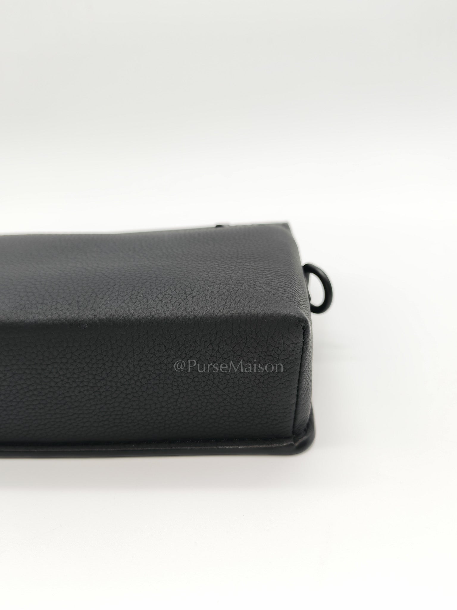Fastline Wearable Wallet in Aerogram Leather Black | Purse Maison Luxury Bags Shop