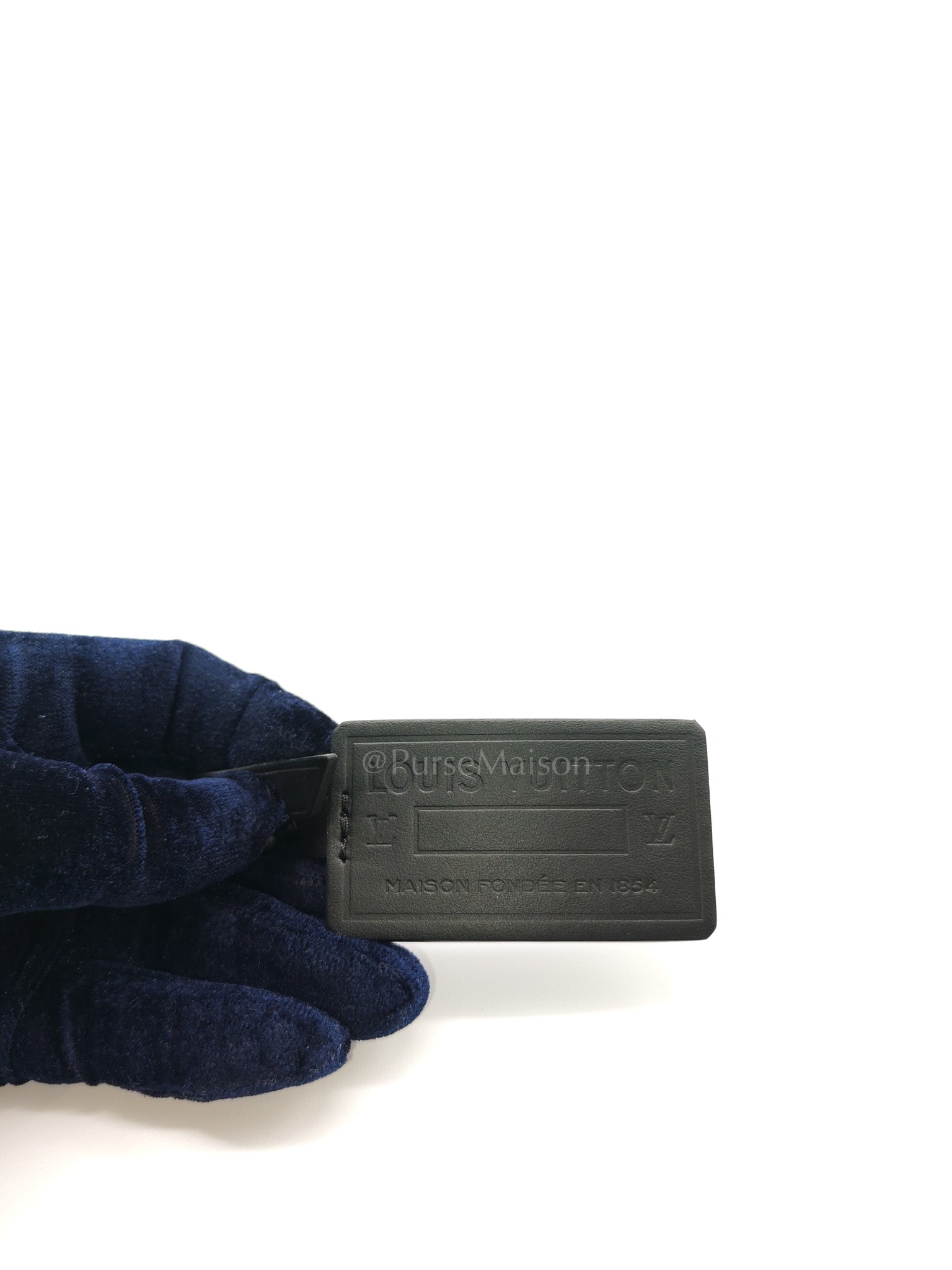 Fastline Wearable Wallet in Aerogram Leather Black | Purse Maison Luxury Bags Shop