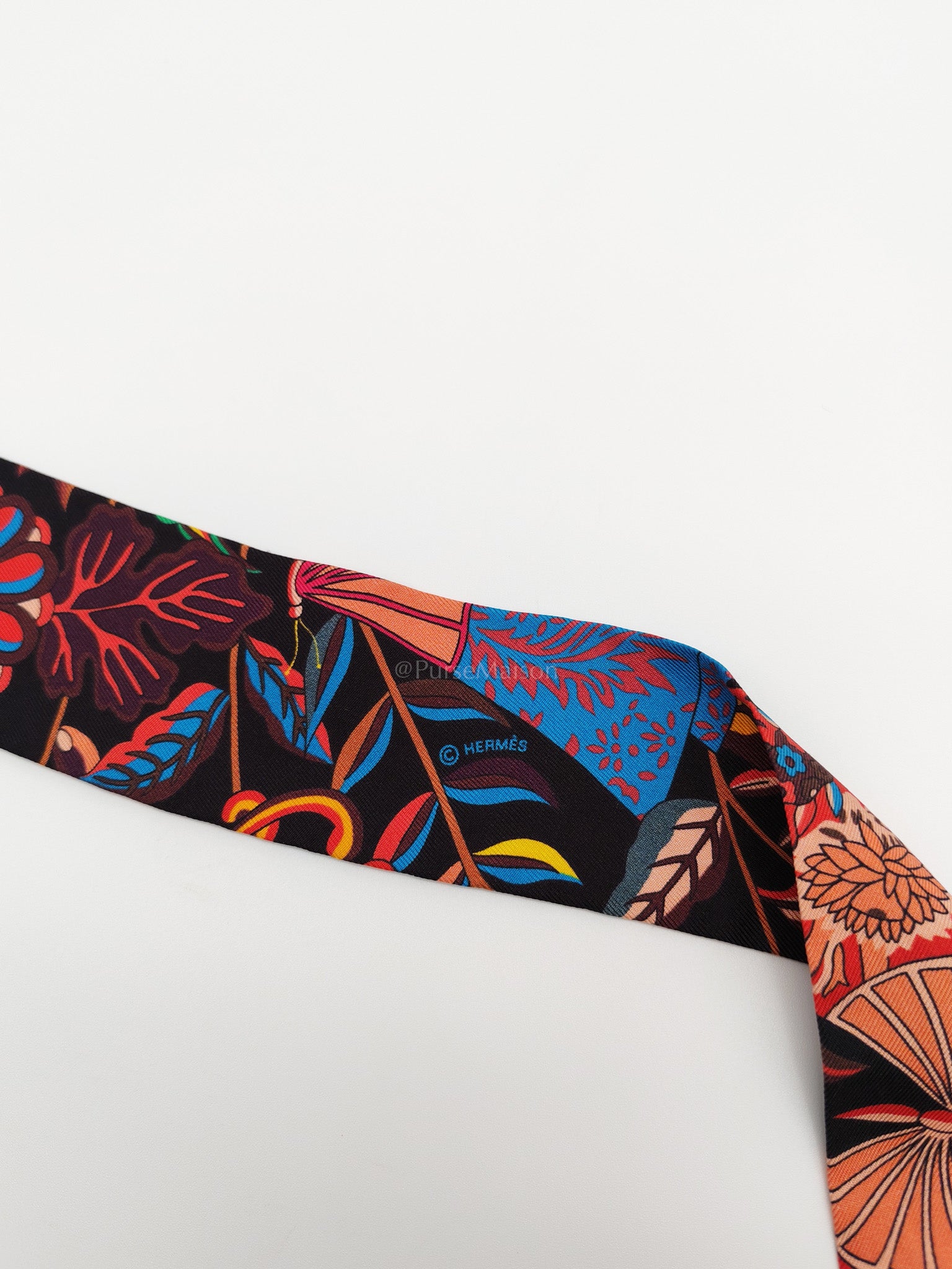 Festival Des Amazones SU/Caramel/Blanc/Noir Silk Twilly (Pair) | Purse Maison Luxury Bags Shop