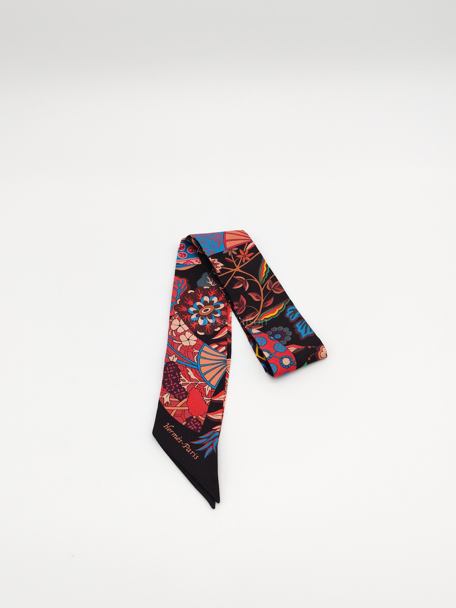 Festival Des Amazones SU/Caramel/Blanc/Noir Silk Twilly (Pair) | Purse Maison Luxury Bags Shop