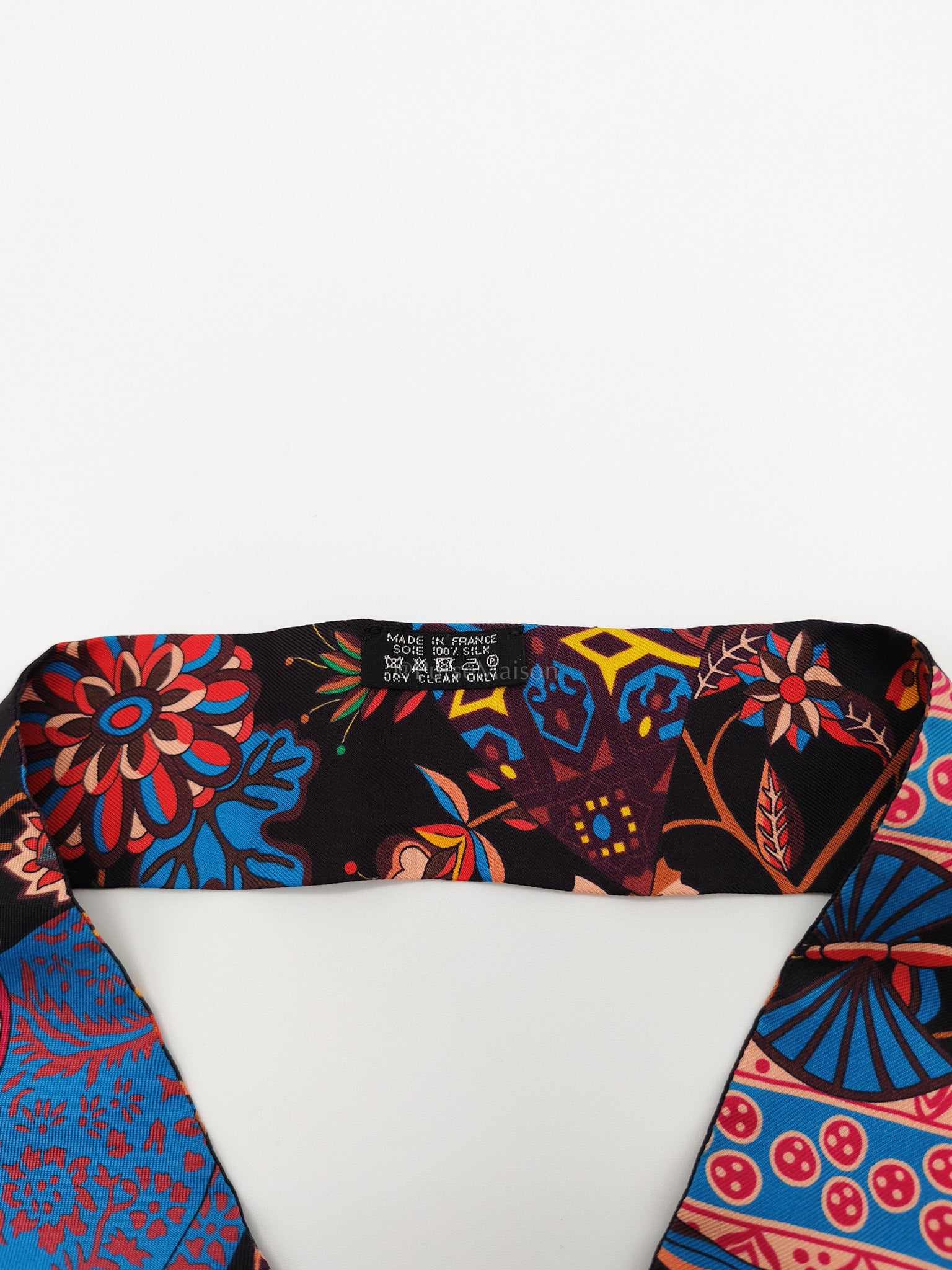 Festival Des Amazones SU/Caramel/Blanc/Noir Silk Twilly (Pair) | Purse Maison Luxury Bags Shop