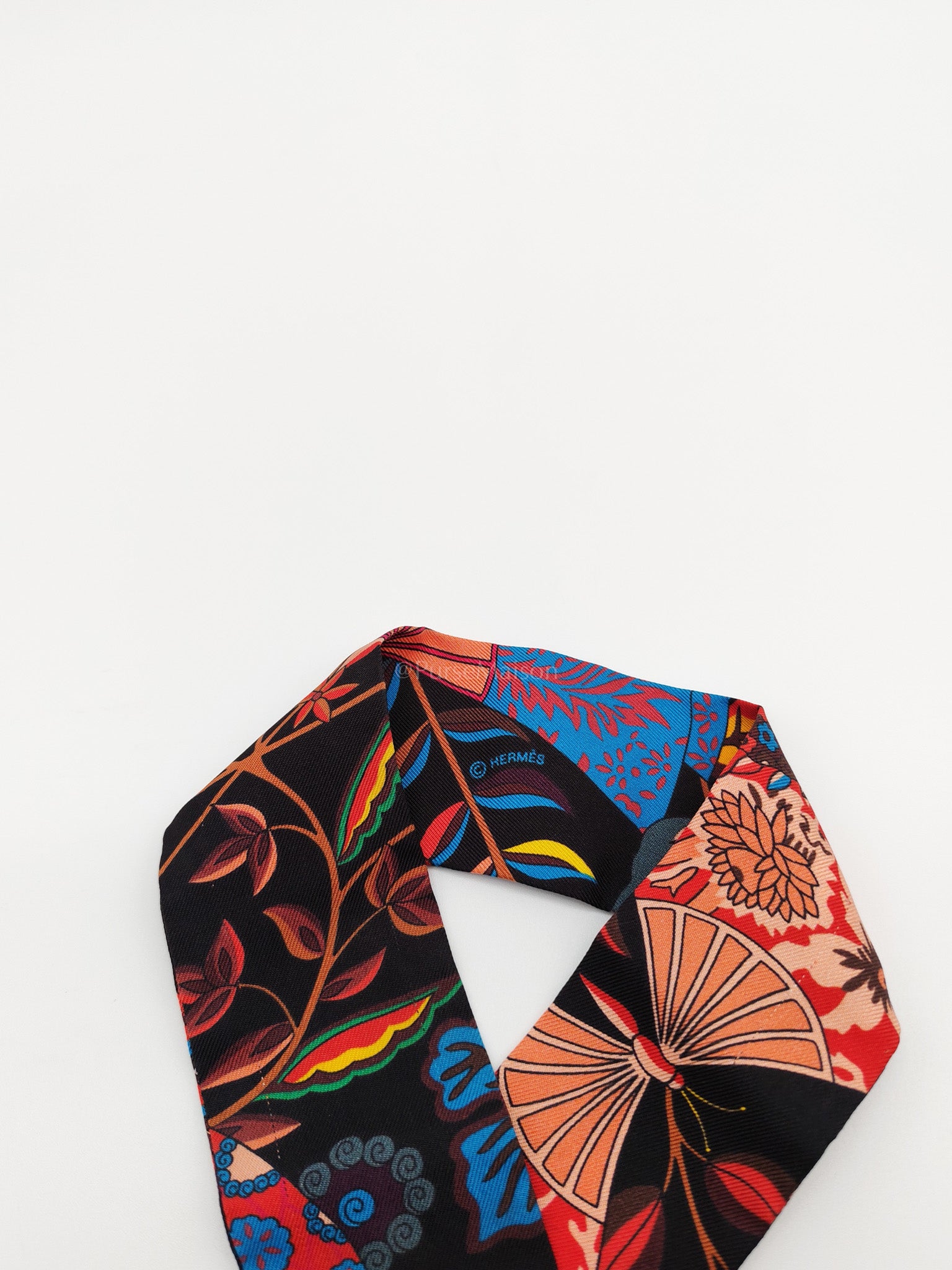 Festival Des Amazones SU/Caramel/Blanc/Noir Silk Twilly (Pair) | Purse Maison Luxury Bags Shop