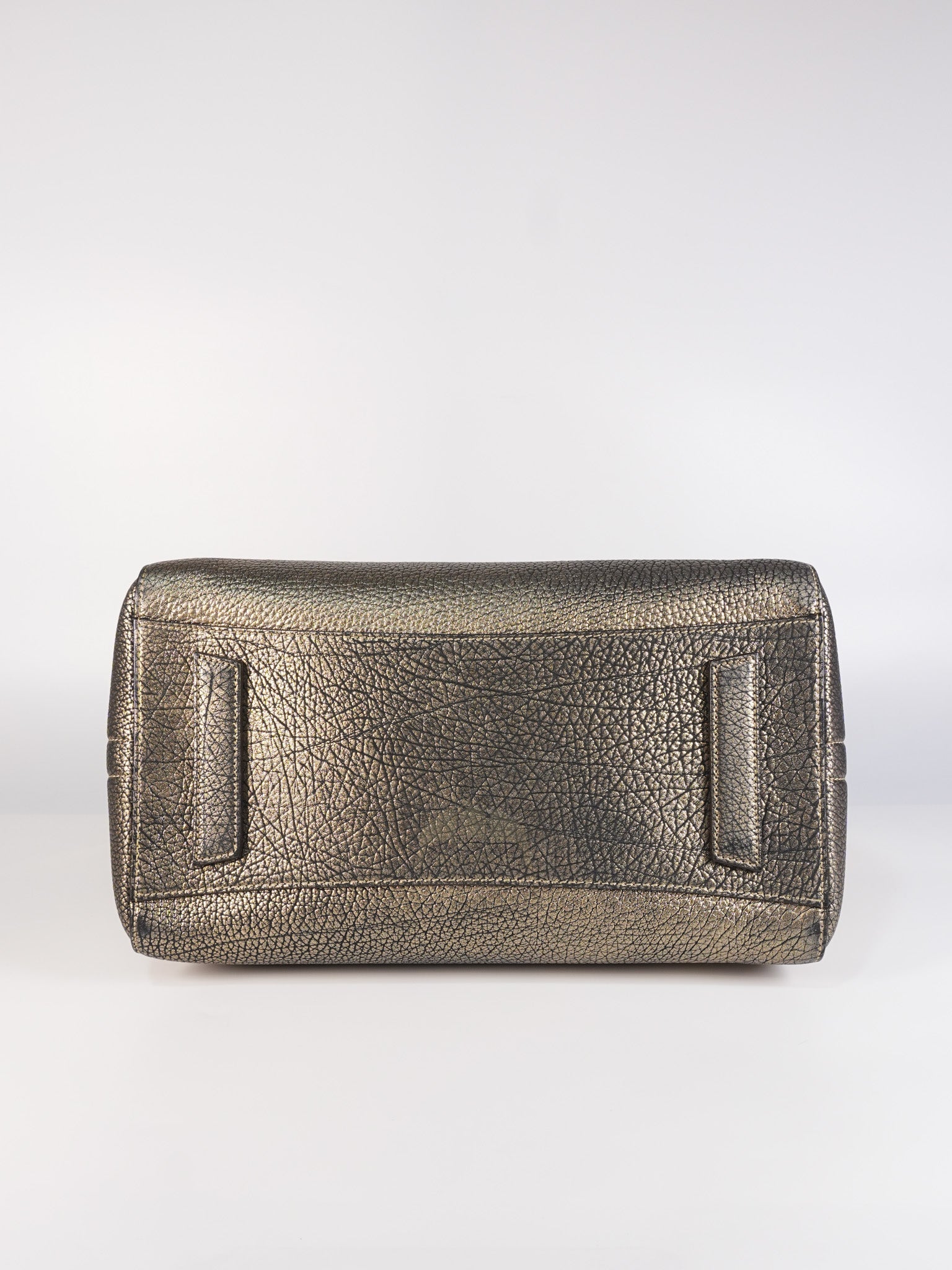 Antigona Medium in Metallic Gold Pebbled Calfskin Leather