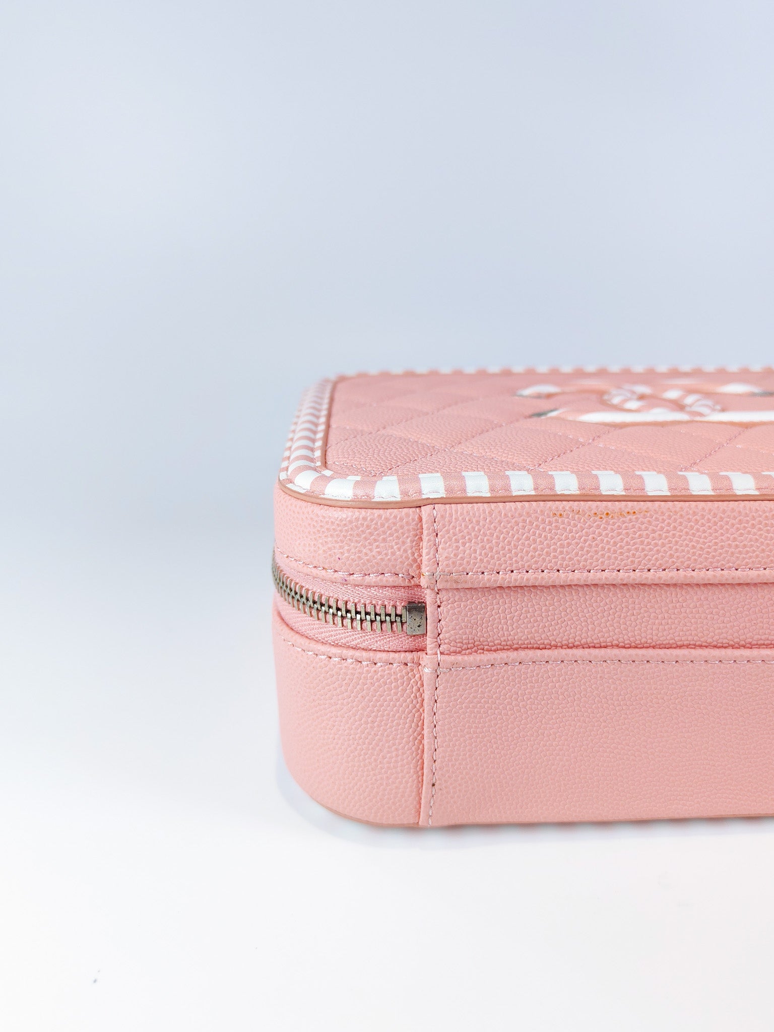 Filigree Vanity Case in Medium Pink Caviar Leather and Silver Hardware Series 26 | Purse Maison Luxury Bags Shop