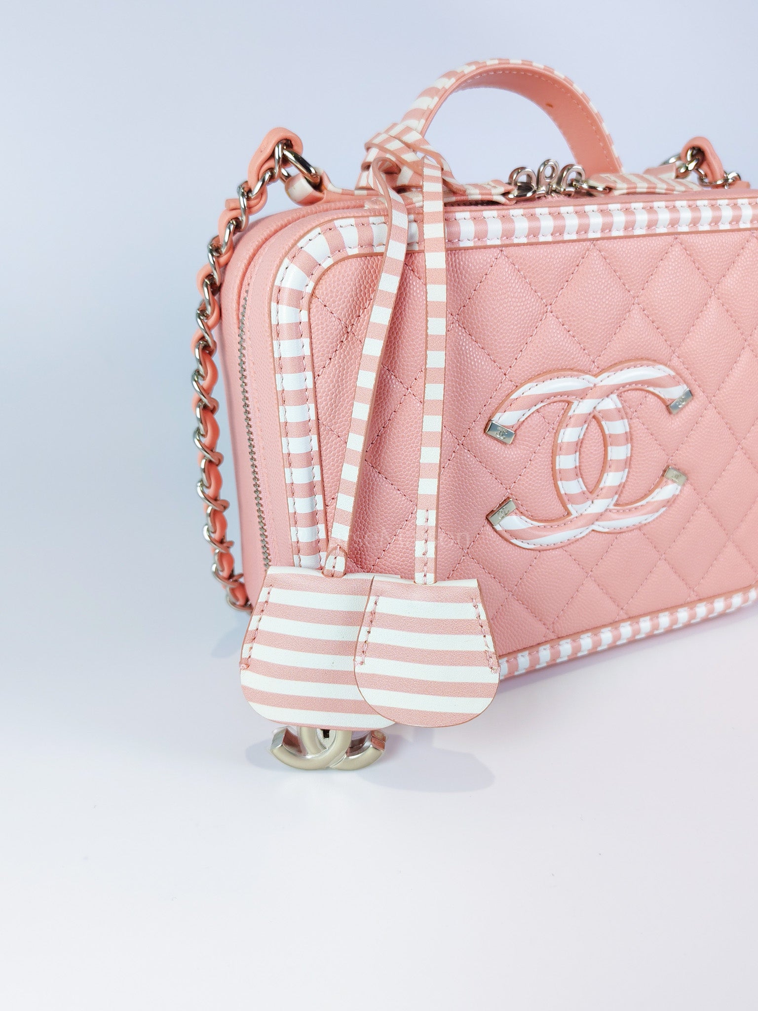 Filigree Vanity Case in Medium Pink Caviar Leather and Silver Hardware Series 26 | Purse Maison Luxury Bags Shop