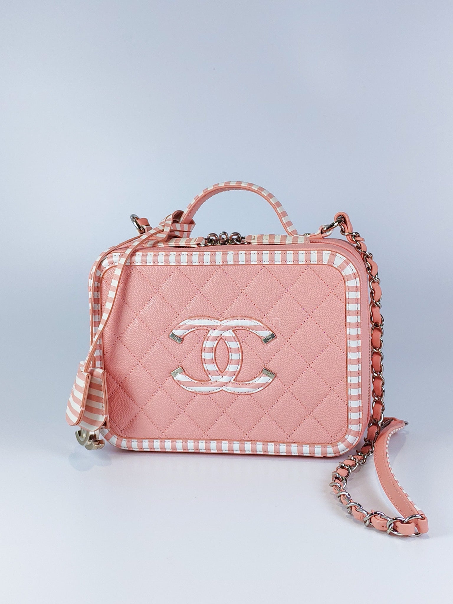 Filigree Vanity Case in Medium Pink Caviar Leather and Silver Hardware Series 26 | Purse Maison Luxury Bags Shop