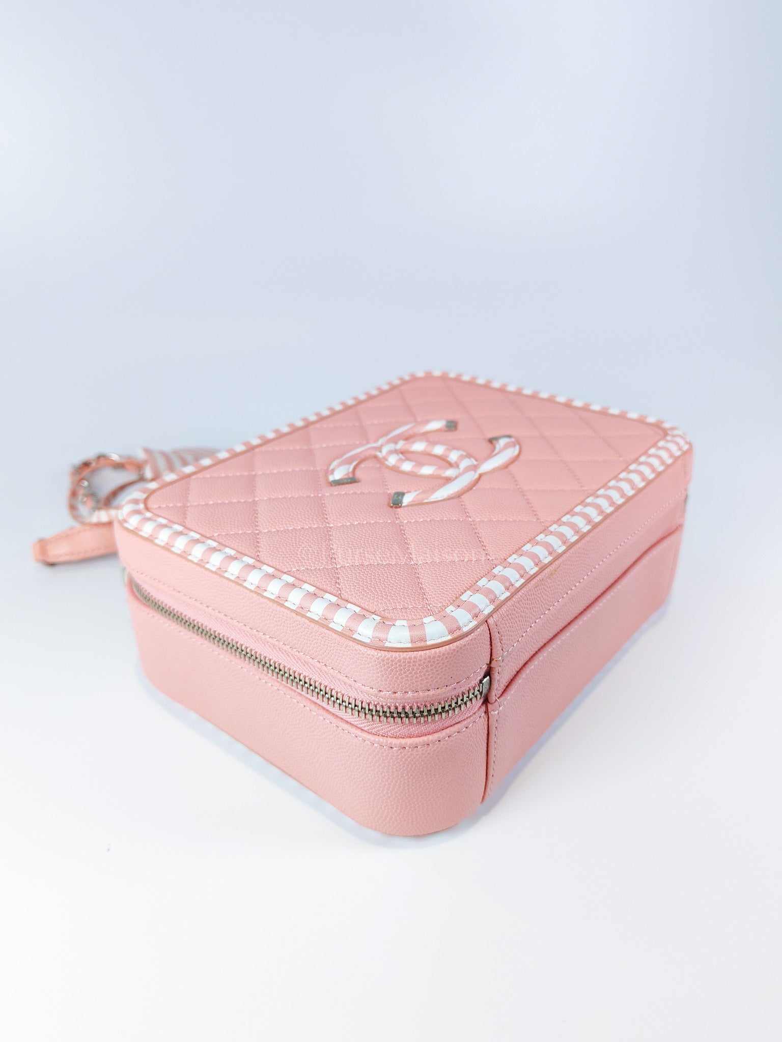 Filigree Vanity Case in Medium Pink Caviar Leather and Silver Hardware Series 26 | Purse Maison Luxury Bags Shop