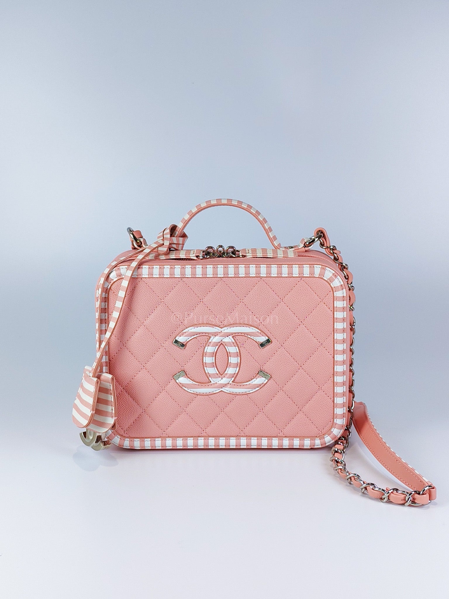 Filigree Vanity Case in Medium Pink Caviar Leather and Silver Hardware Series 26 | Purse Maison Luxury Bags Shop