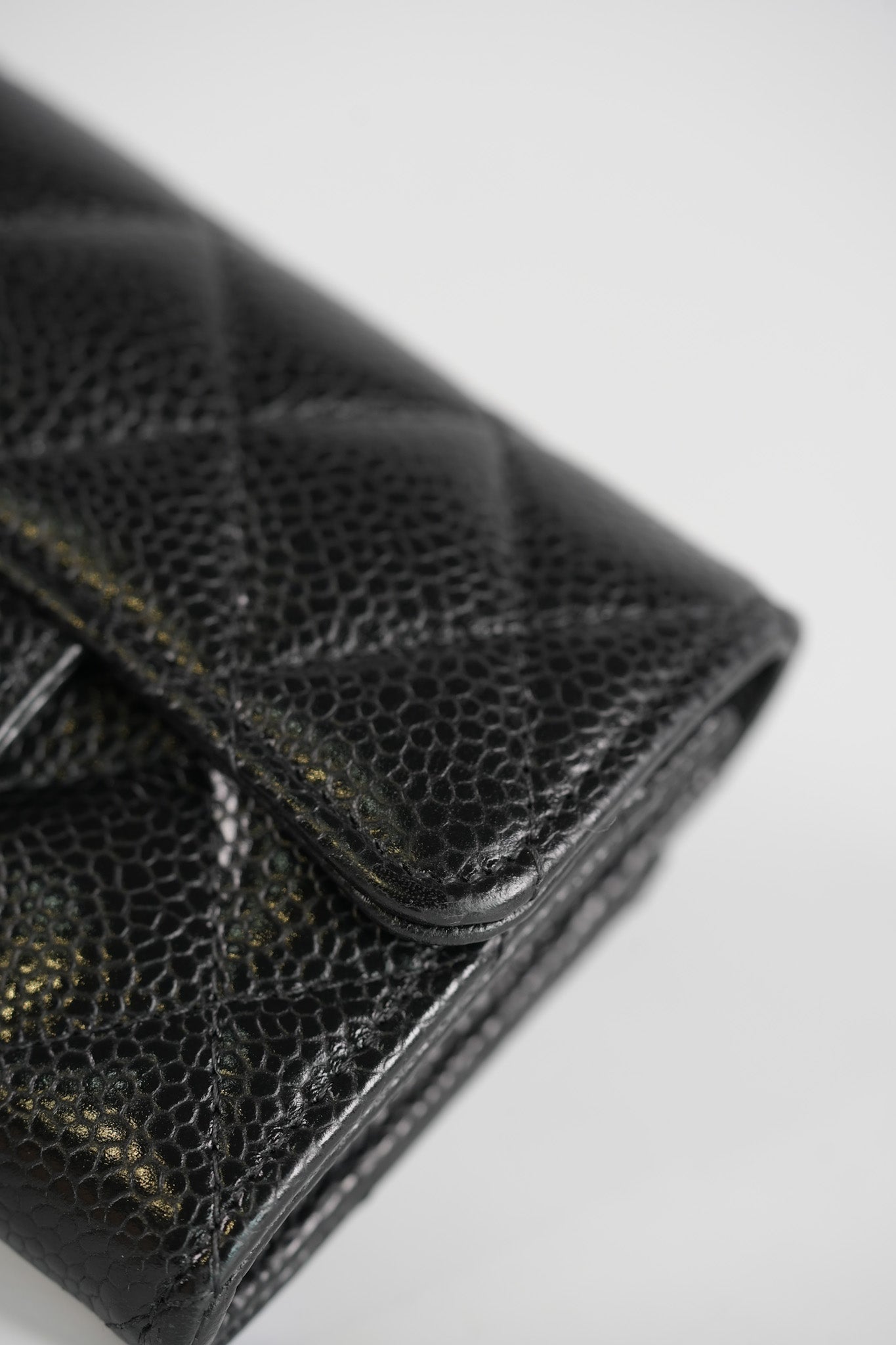 Flap Card Holder in Black Caviar Leather and Gold Hardware (Microchip) | Purse Maison Luxury Bags Shop