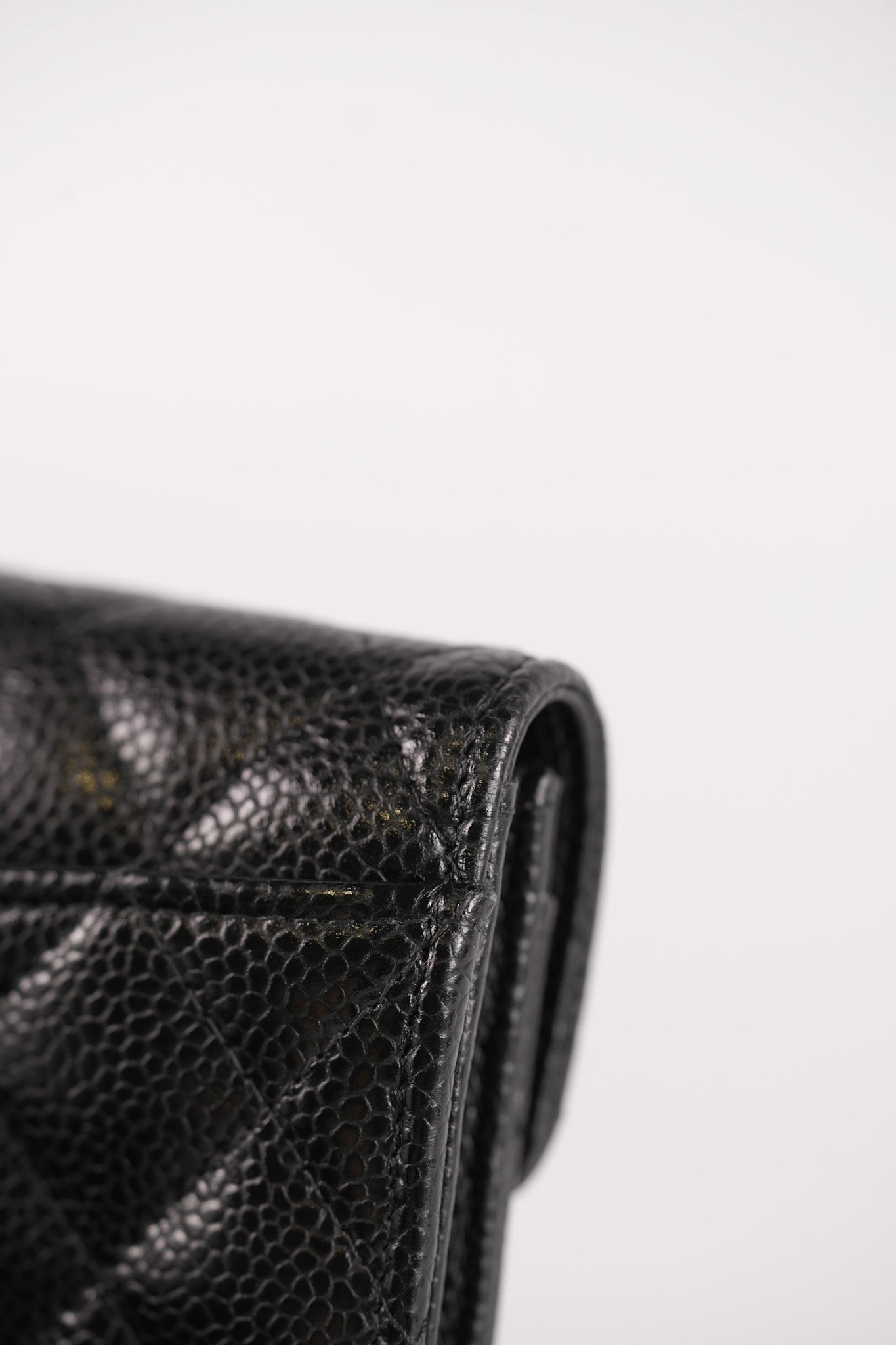 Flap Card Holder in Black Caviar Leather and Gold Hardware (Microchip) | Purse Maison Luxury Bags Shop