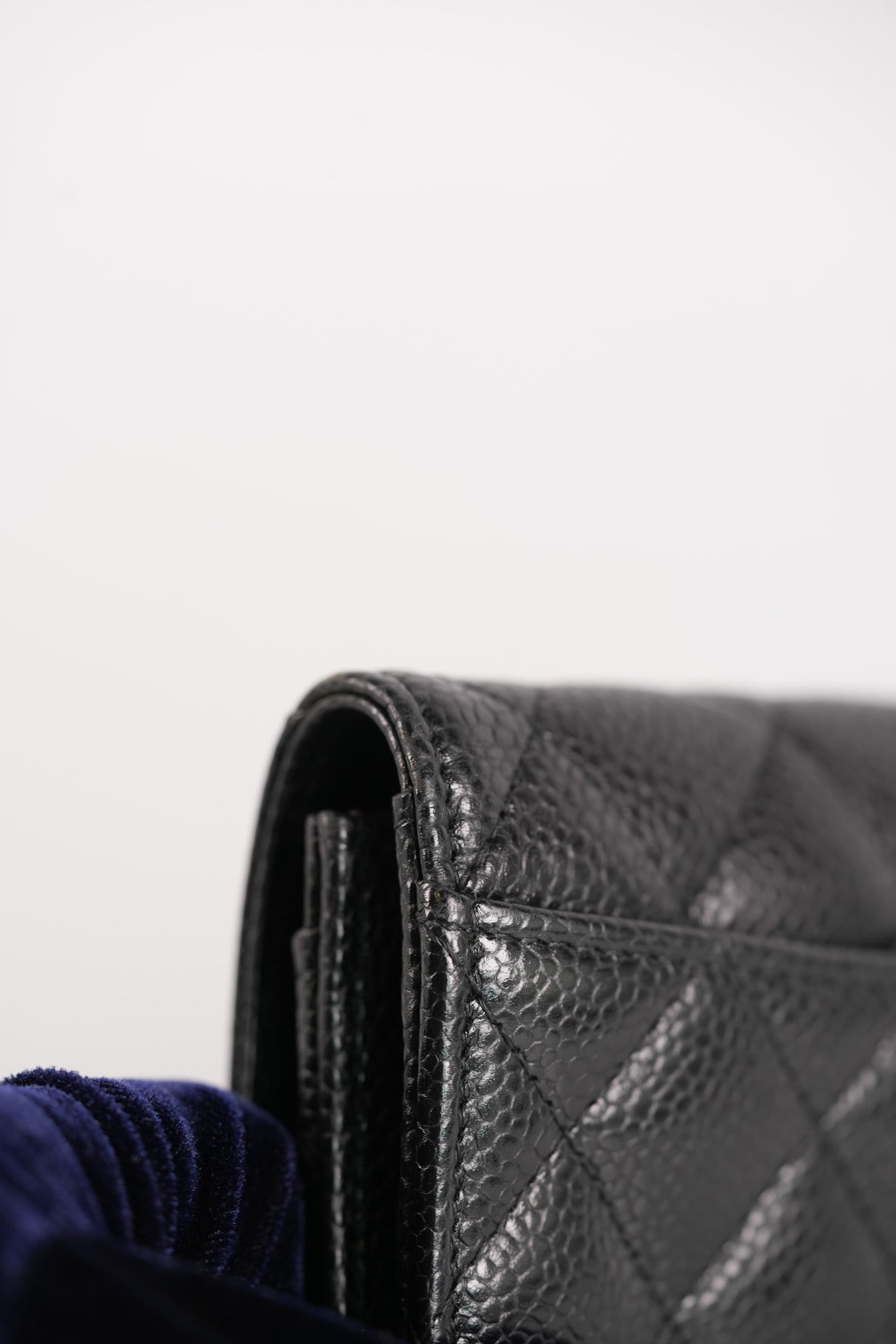 Flap Card Holder in Black Caviar Leather and Gold Hardware (Microchip) | Purse Maison Luxury Bags Shop