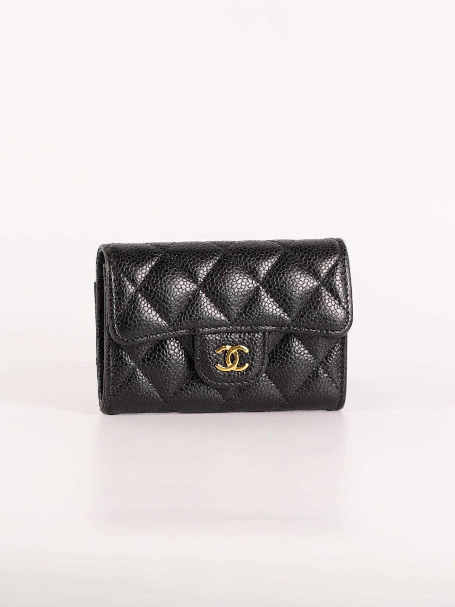 Flap Card Holder in Black Caviar Leather and Gold Hardware (Microchip) | Purse Maison Luxury Bags Shop