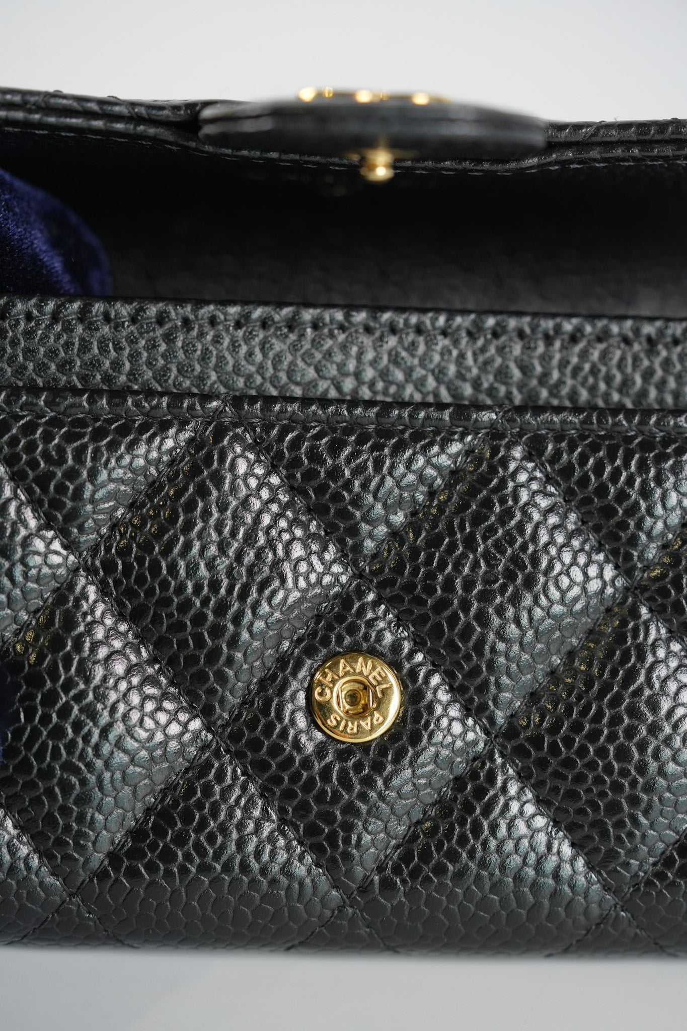 Flap Card Holder in Black Caviar Leather and Gold Hardware (Microchip) | Purse Maison Luxury Bags Shop