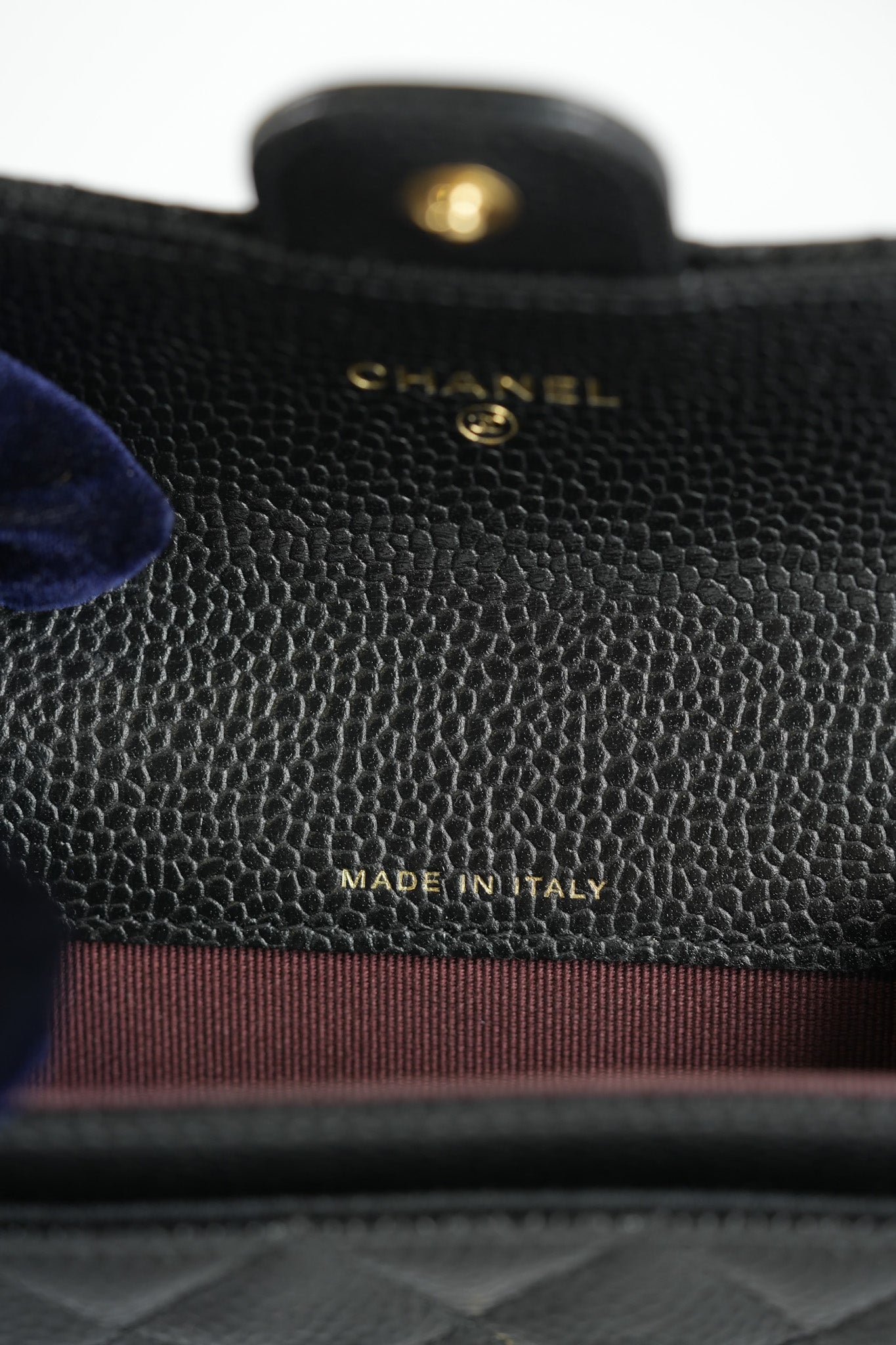 Flap Card Holder in Black Caviar Leather and Gold Hardware (Microchip) | Purse Maison Luxury Bags Shop