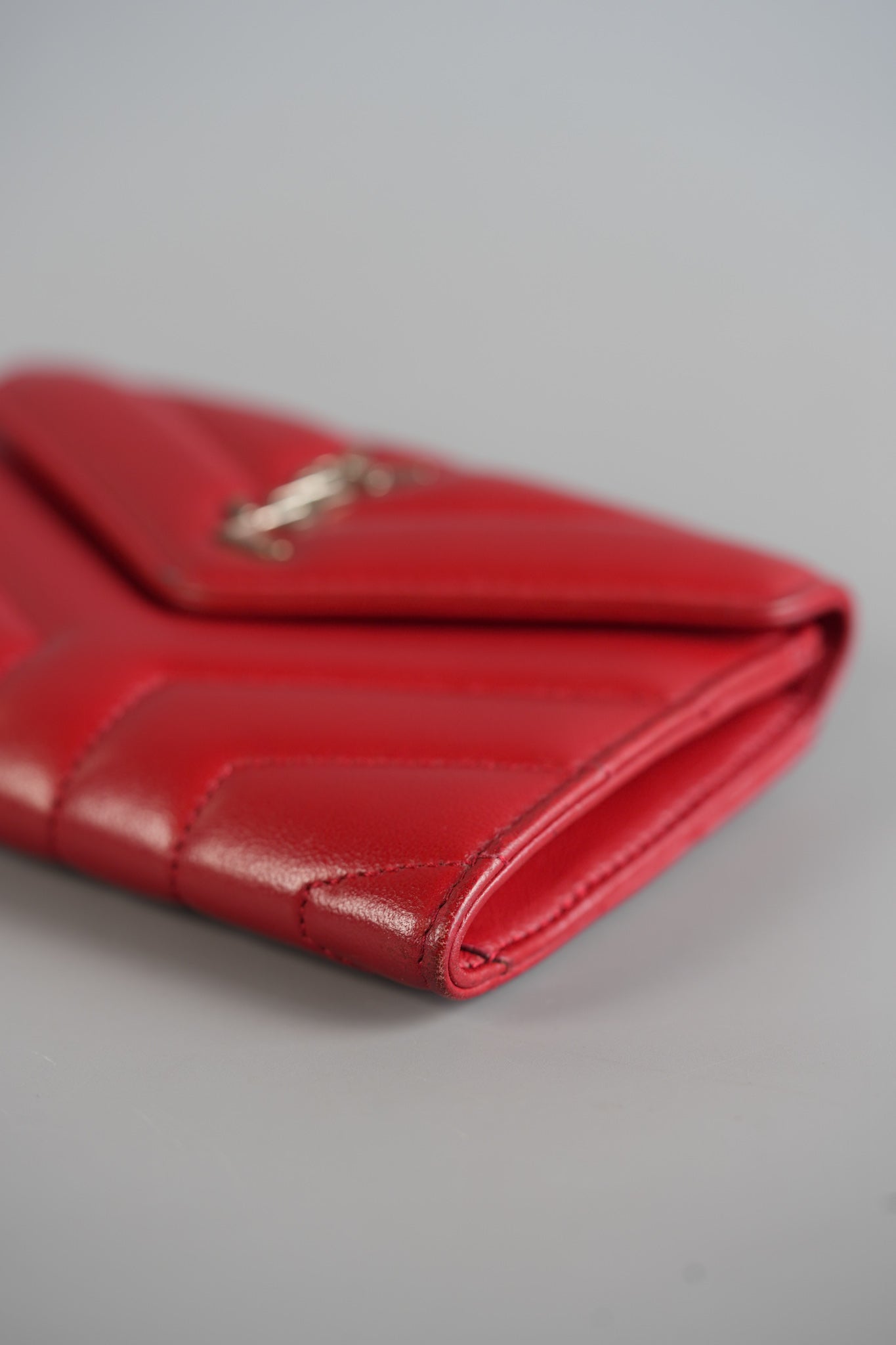 Flap Wallet in Red Lambskin Leather | Purse Maison Luxury Bags Shop