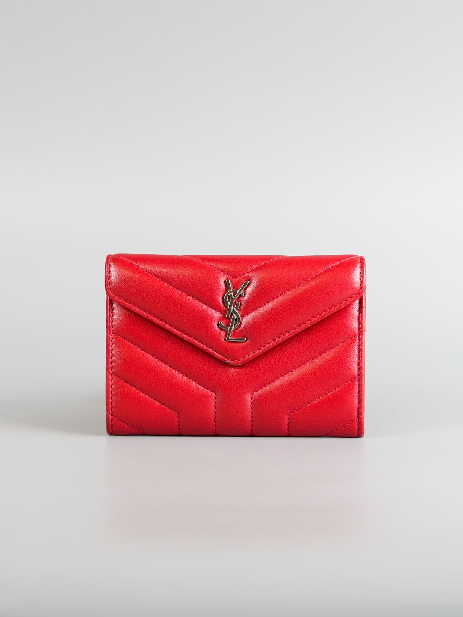 Flap Wallet in Red Lambskin Leather | Purse Maison Luxury Bags Shop