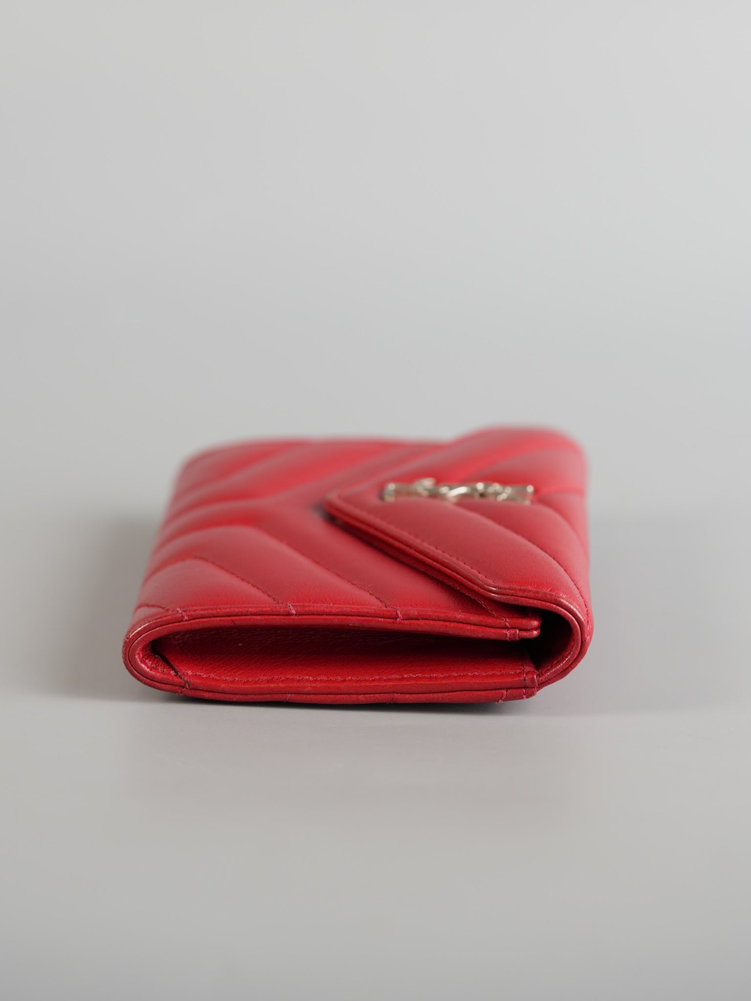 Flap Wallet in Red Lambskin Leather | Purse Maison Luxury Bags Shop