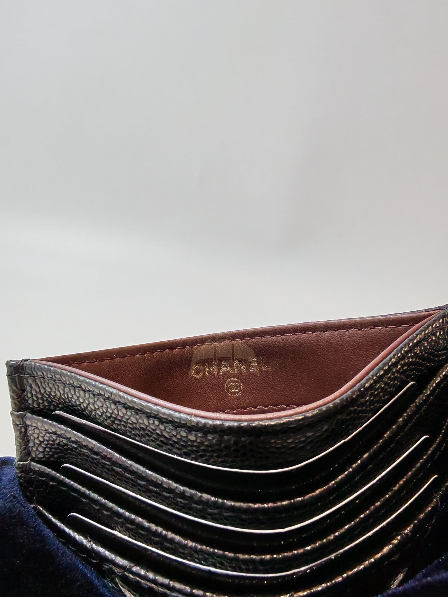 Flat Card Holder(Medium 7 Slots) in Black Caviar Leather & Gold Hardware (Microchip) | Purse Maison Luxury Bags Shop