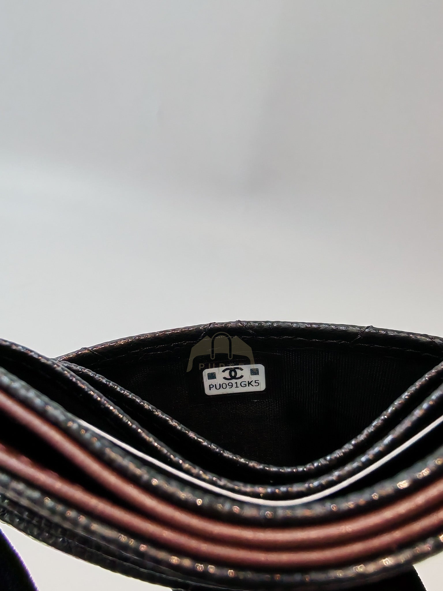 Flat Card Holder(Medium 7 Slots) in Black Caviar Leather & Gold Hardware (Microchip) | Purse Maison Luxury Bags Shop