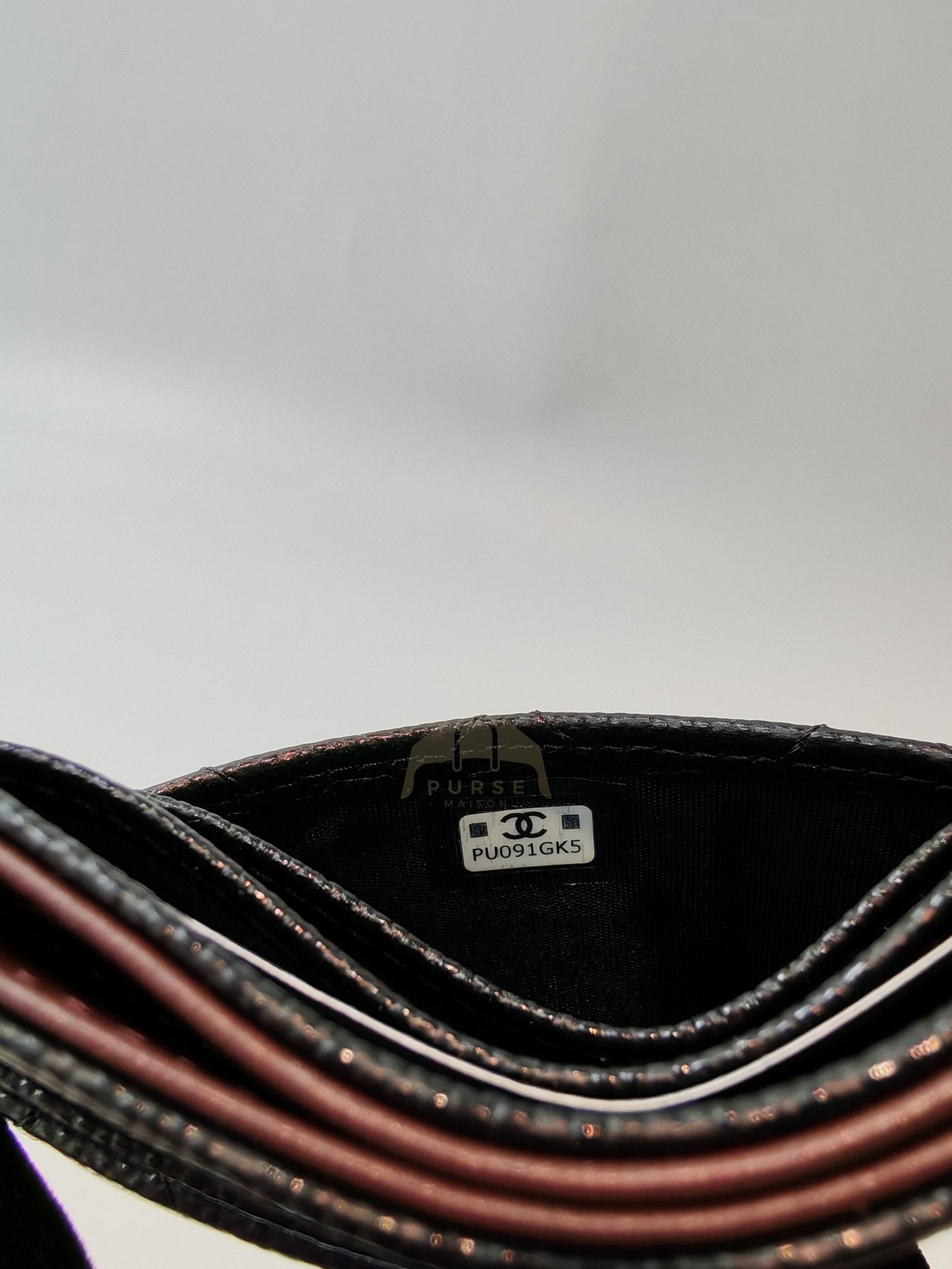 Flat Card Holder(Medium 7 Slots) in Black Caviar Leather & Gold Hardware (Microchip) | Purse Maison Luxury Bags Shop