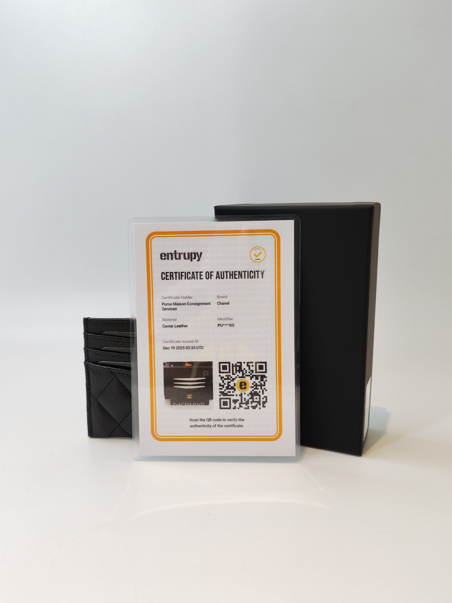 Flat Card Holder(Medium 7 Slots) in Black Caviar Leather & Gold Hardware (Microchip) | Purse Maison Luxury Bags Shop