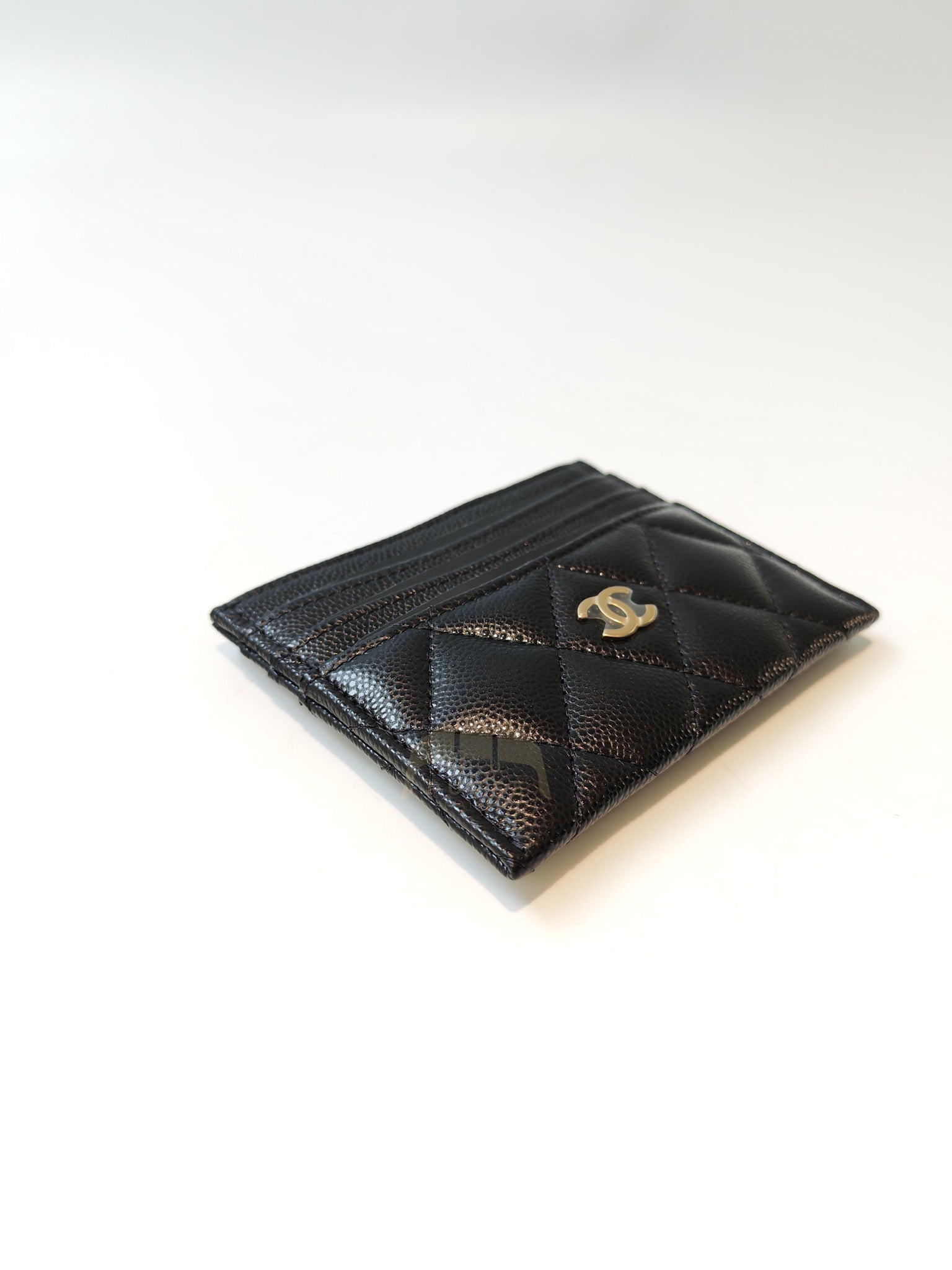 Flat Card Holder(Medium 7 Slots) in Black Caviar Leather & Gold Hardware (Microchip) | Purse Maison Luxury Bags Shop