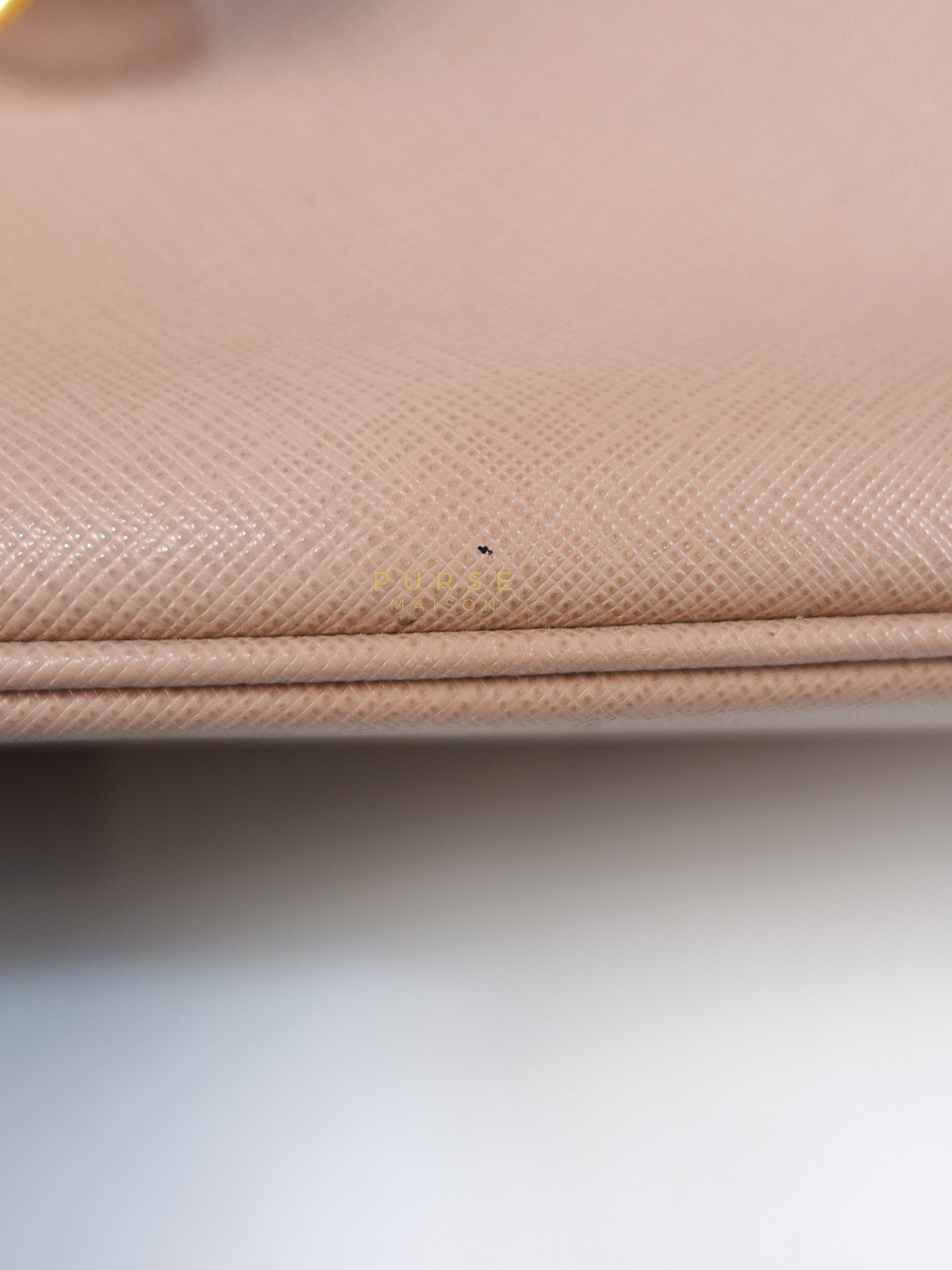 Galleria 2way Tote Bag Large in Light Pink Saffiano Leather & Gold Hardware | Purse Maison Luxury Bags Shop