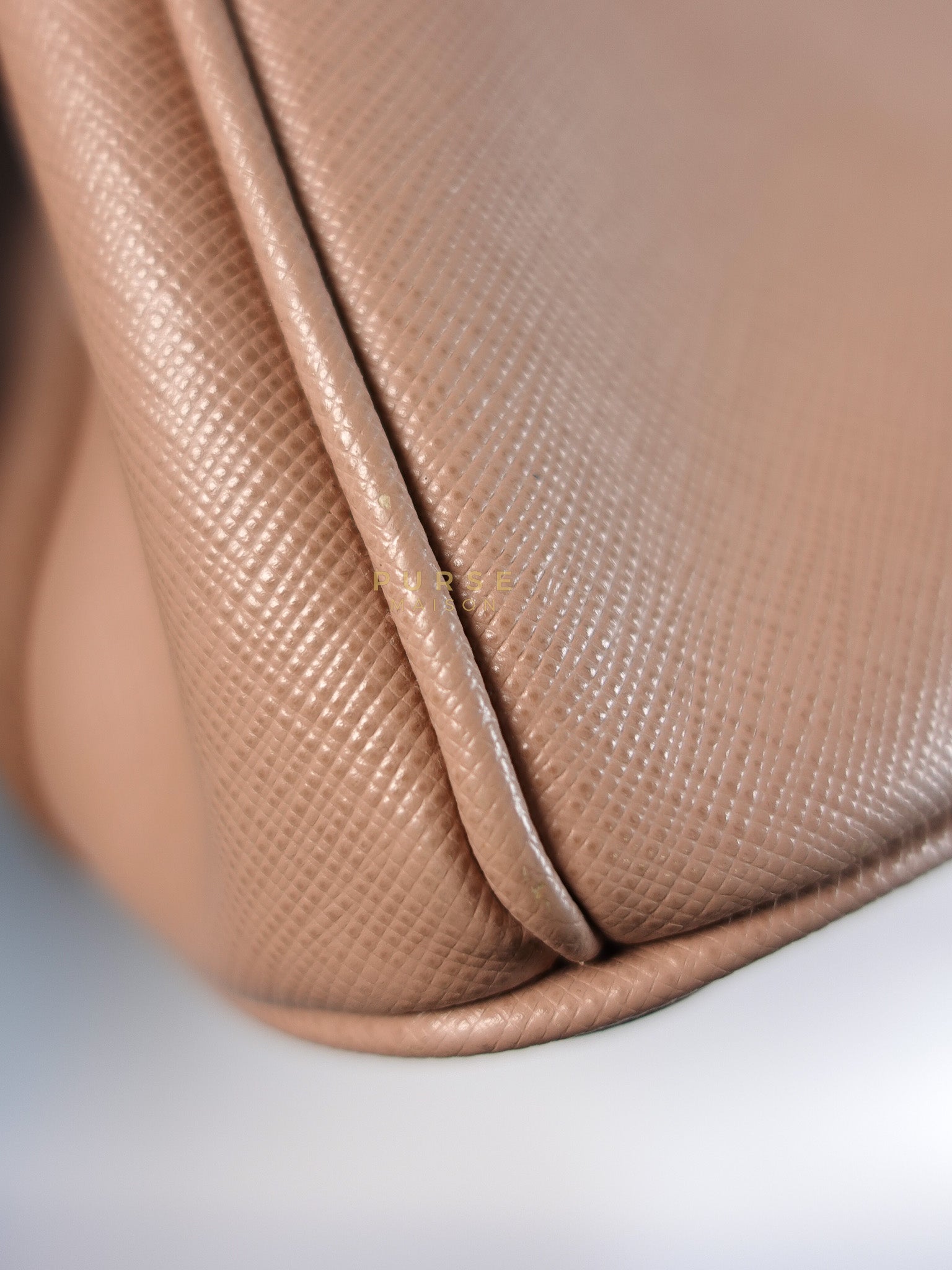 Galleria 2way Tote Bag Large in Light Pink Saffiano Leather & Gold Hardware | Purse Maison Luxury Bags Shop