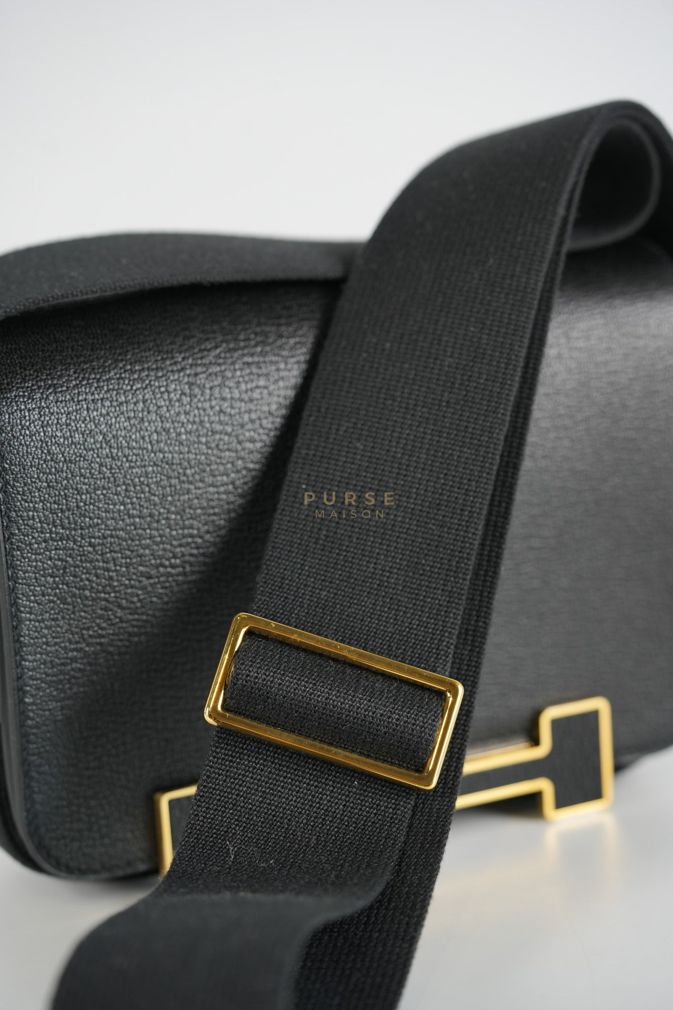 Geta in Black Chevre Mysore Sangle Fibre and Gold Hardware Stamp U (2022) | Purse Maison Luxury Bags Shop