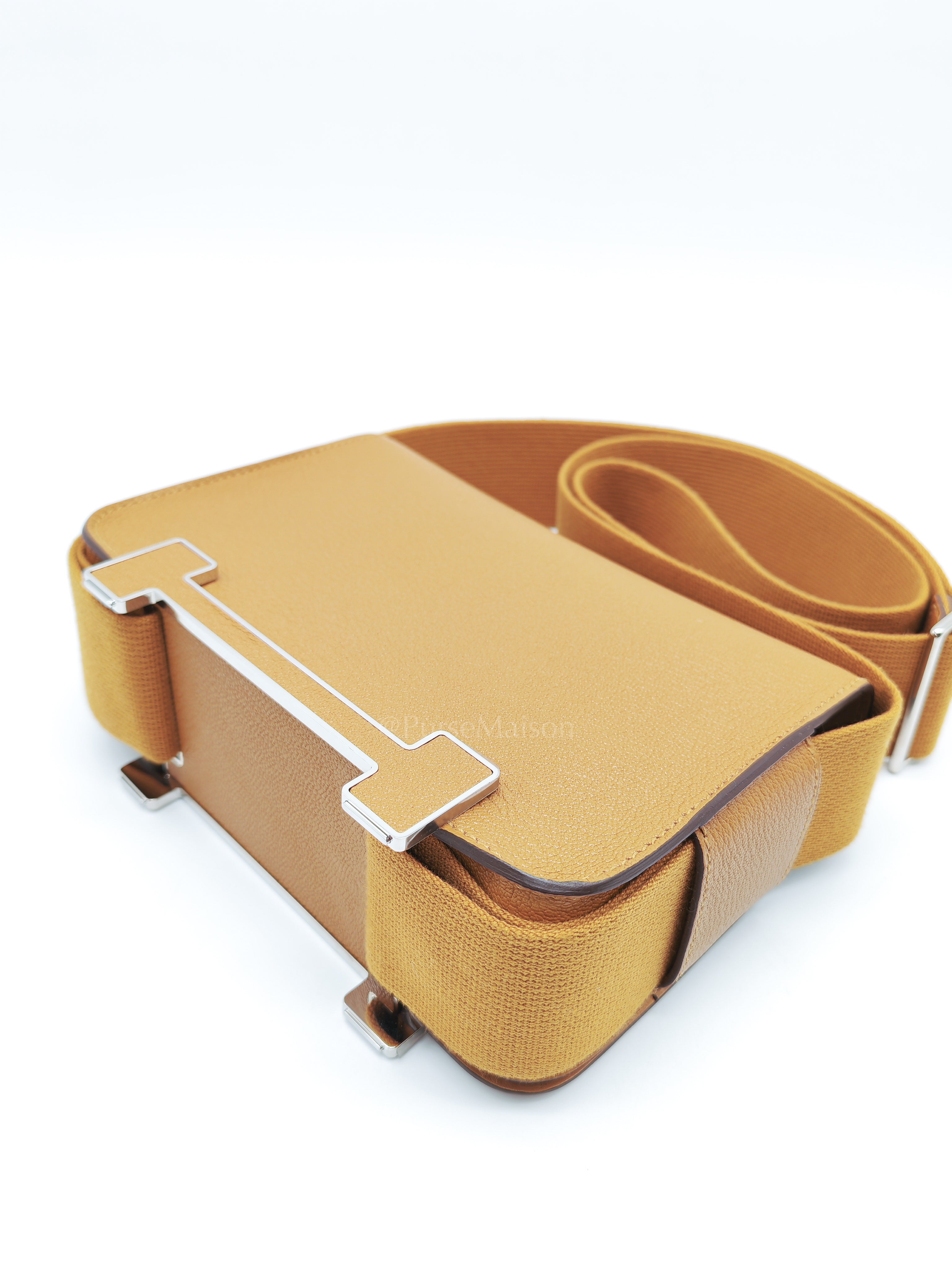 Geta in Caramel Chyvre Mysore Leather & Palladium Hardware Stamp U (2022) | Purse Maison Luxury Bags Shop