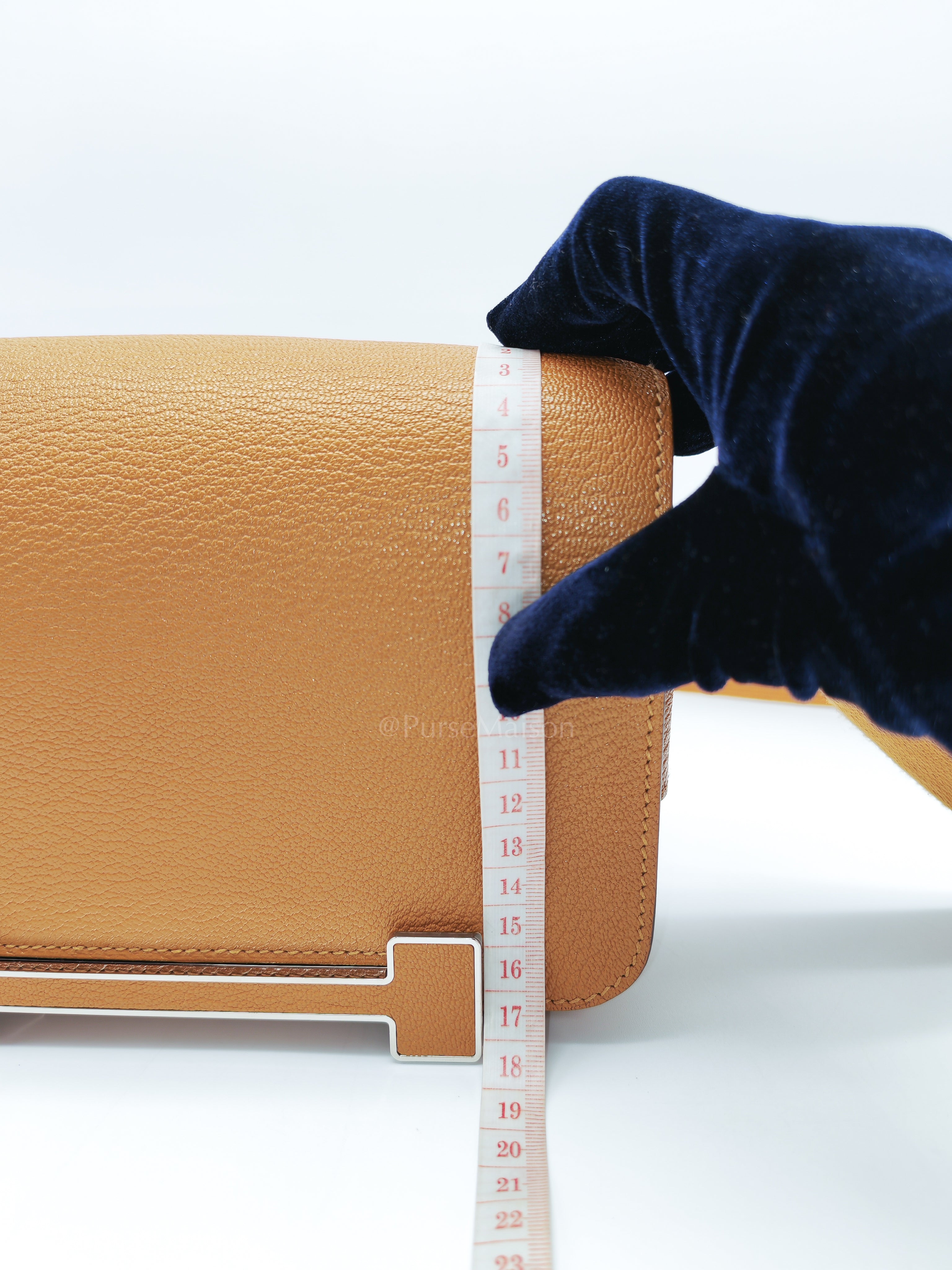 Geta in Caramel Chyvre Mysore Leather & Palladium Hardware Stamp U (2022) | Purse Maison Luxury Bags Shop