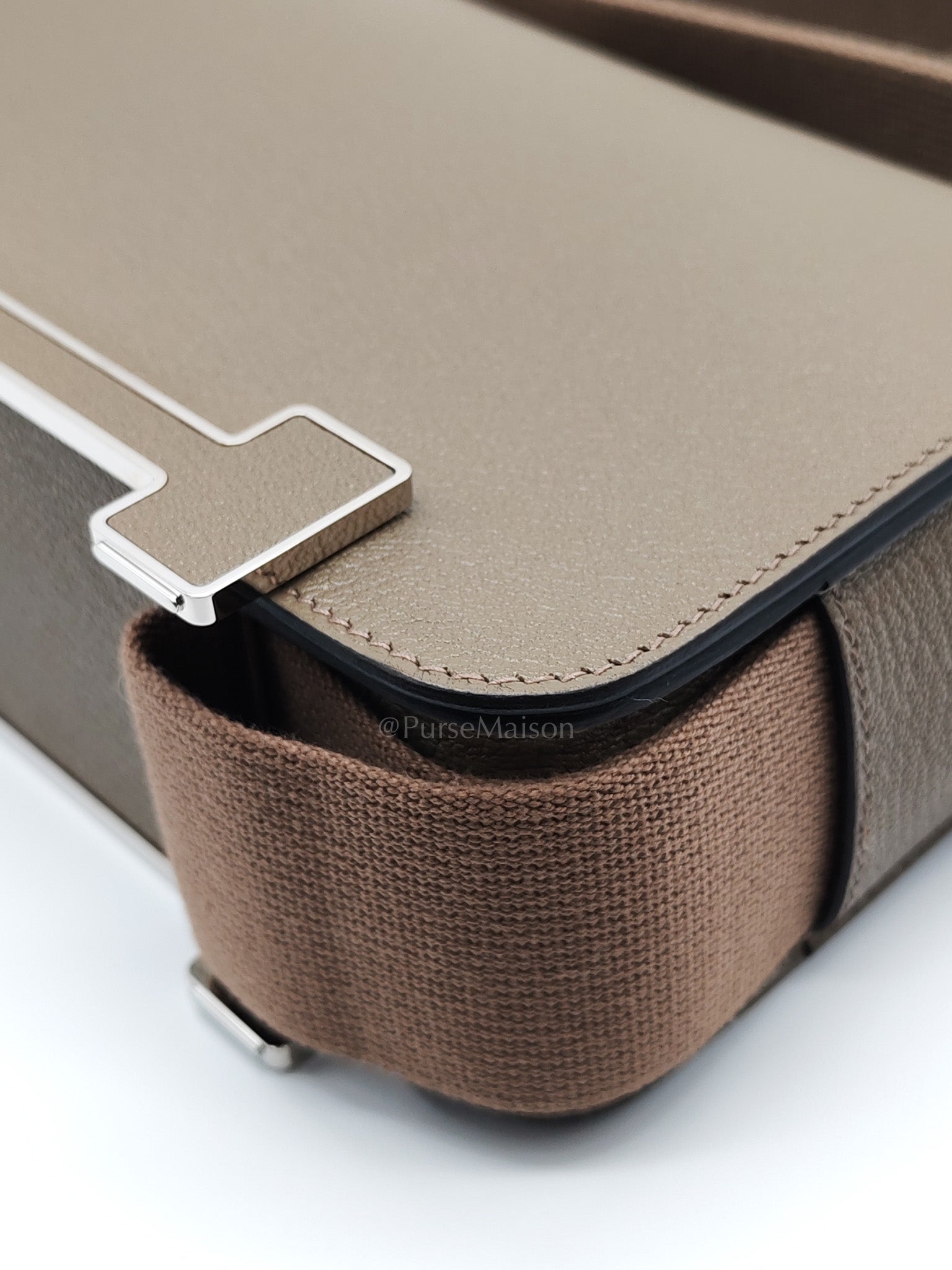 Geta in Etoupe Chevre Mysore Leather & Palladium Hardware Stamp B(2023) | Purse Maison Luxury Bags Shop