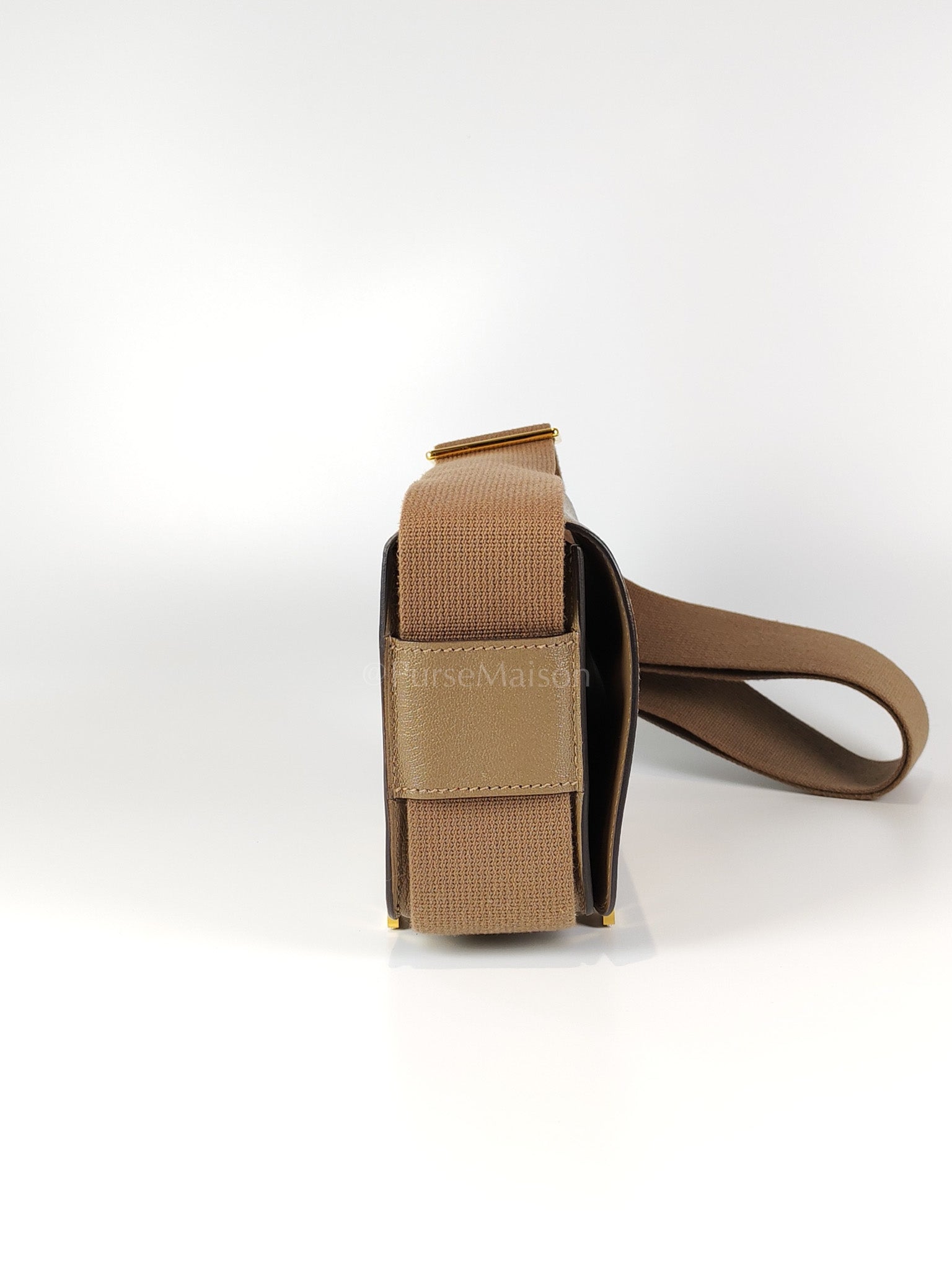 Geta in Etoupe Chevre Mysore/Goatskin Leather and Gold Hardware Stamp B(2023) | Purse Maison Luxury Bags Shop