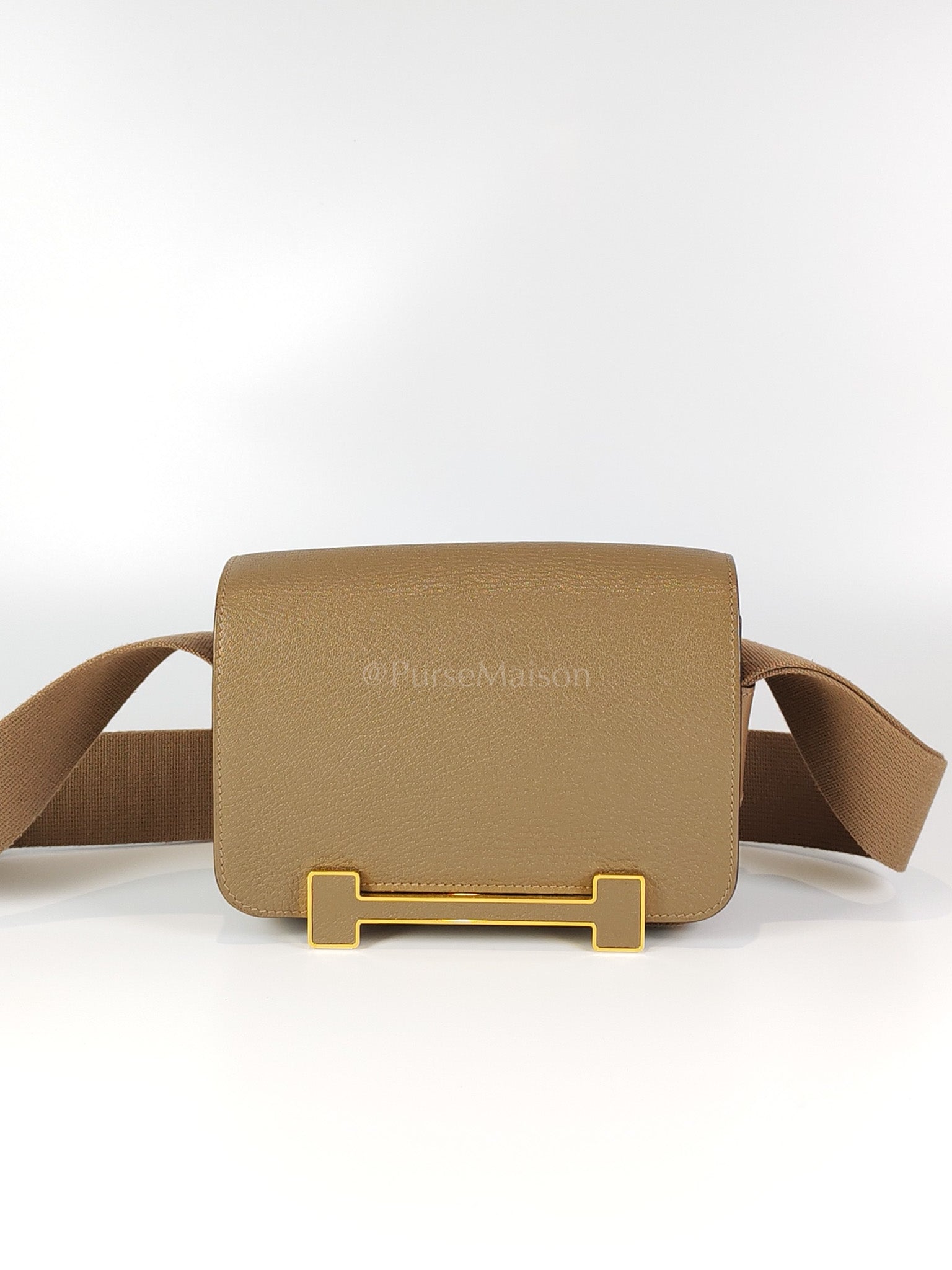 Geta in Etoupe Chevre Mysore/Goatskin Leather and Gold Hardware Stamp B(2023) | Purse Maison Luxury Bags Shop