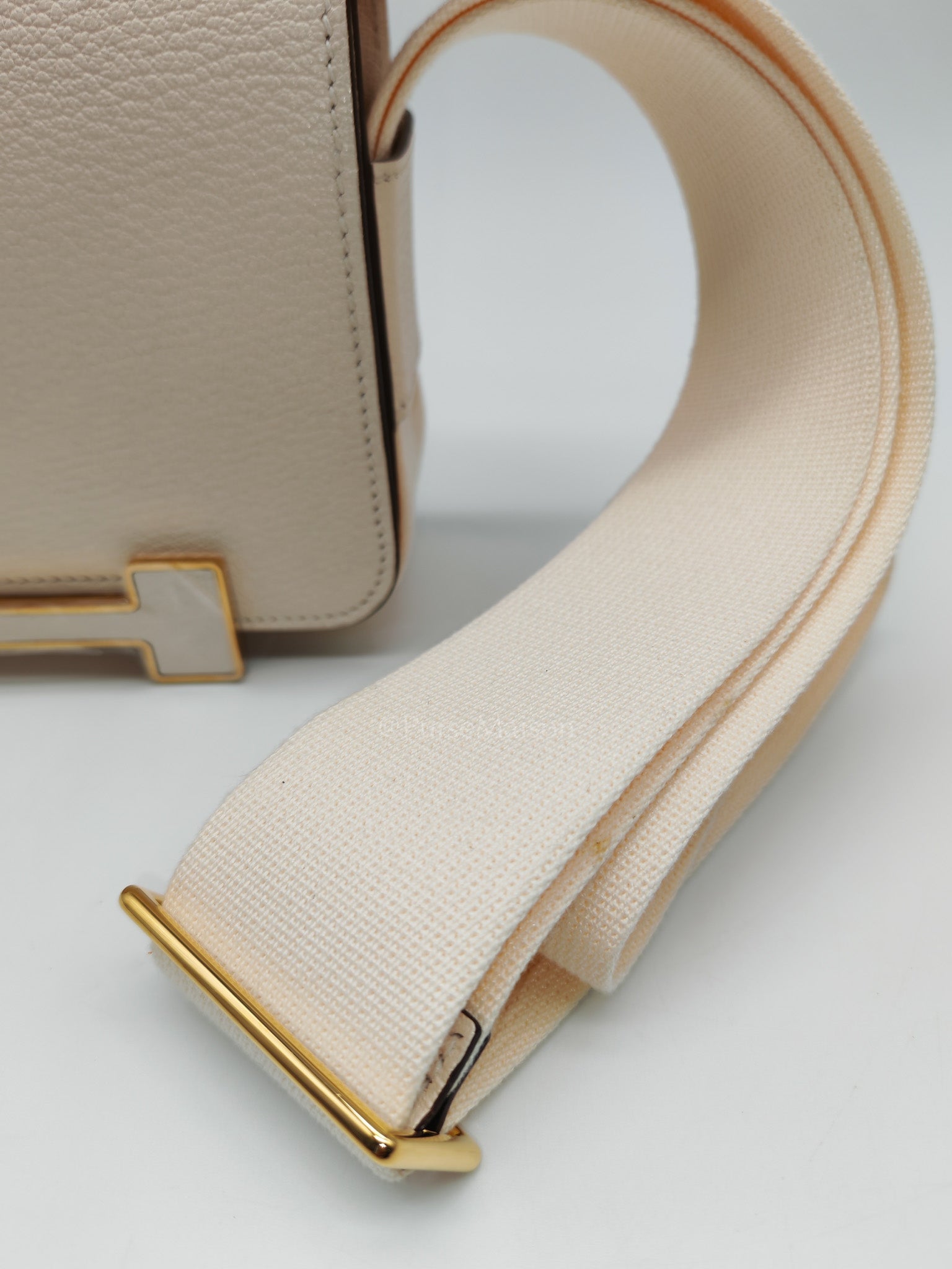 Geta in Nata Chevre Mysore Leather & Gold Hardware Stamp U(2022) | Purse Maison Luxury Bags Shop