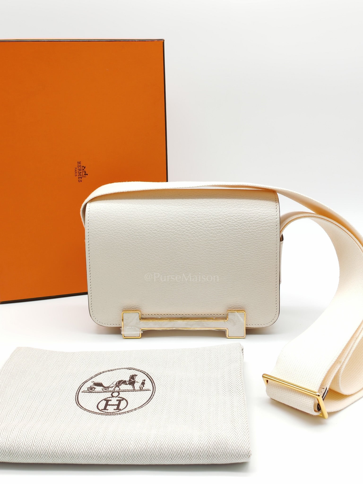 Geta in Nata Chevre Mysore Leather & Gold Hardware Stamp U(2022) | Purse Maison Luxury Bags Shop