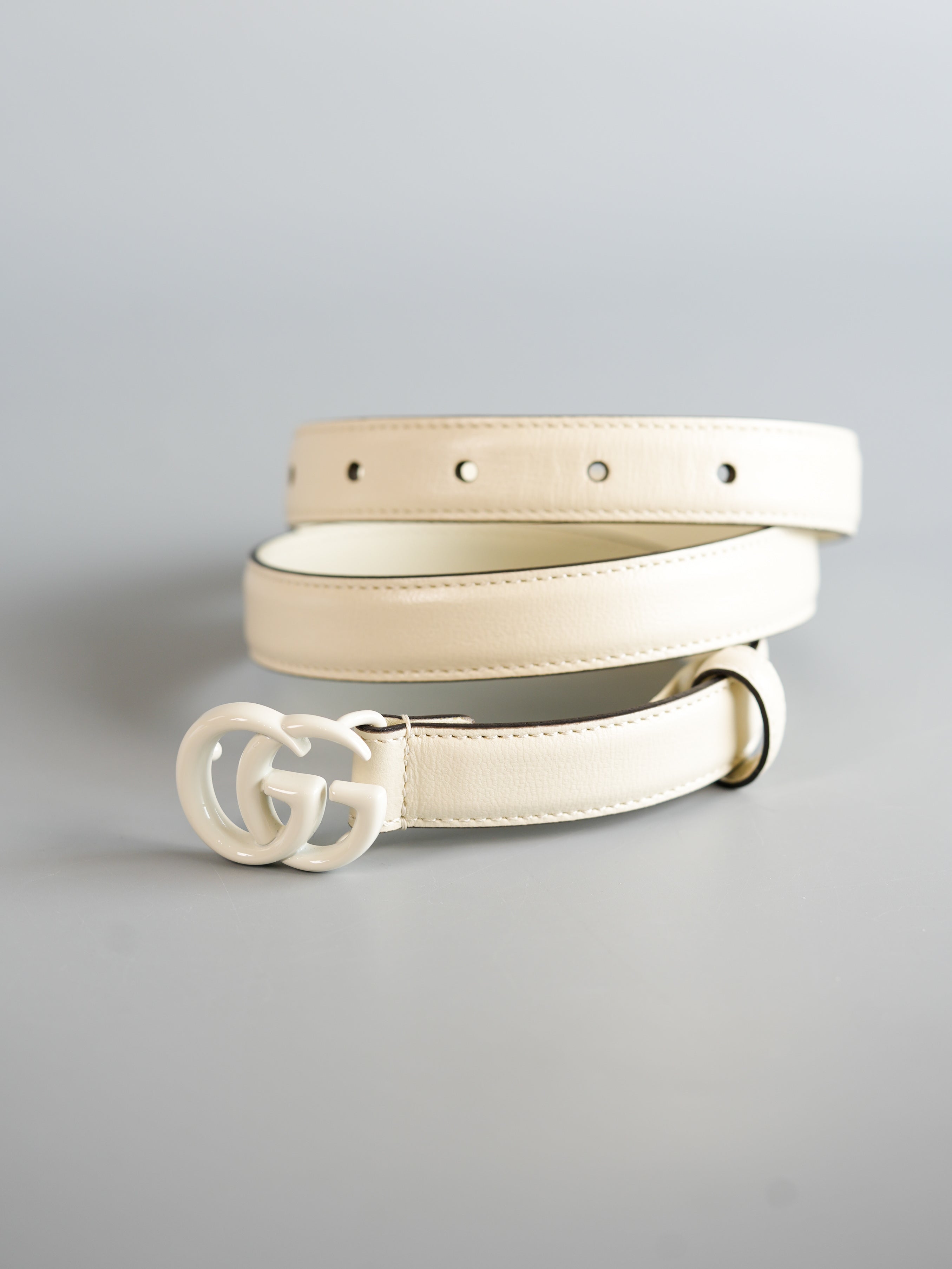 GG Buckle in White Leather Belt (70) | Purse Maison Luxury Bags Shop