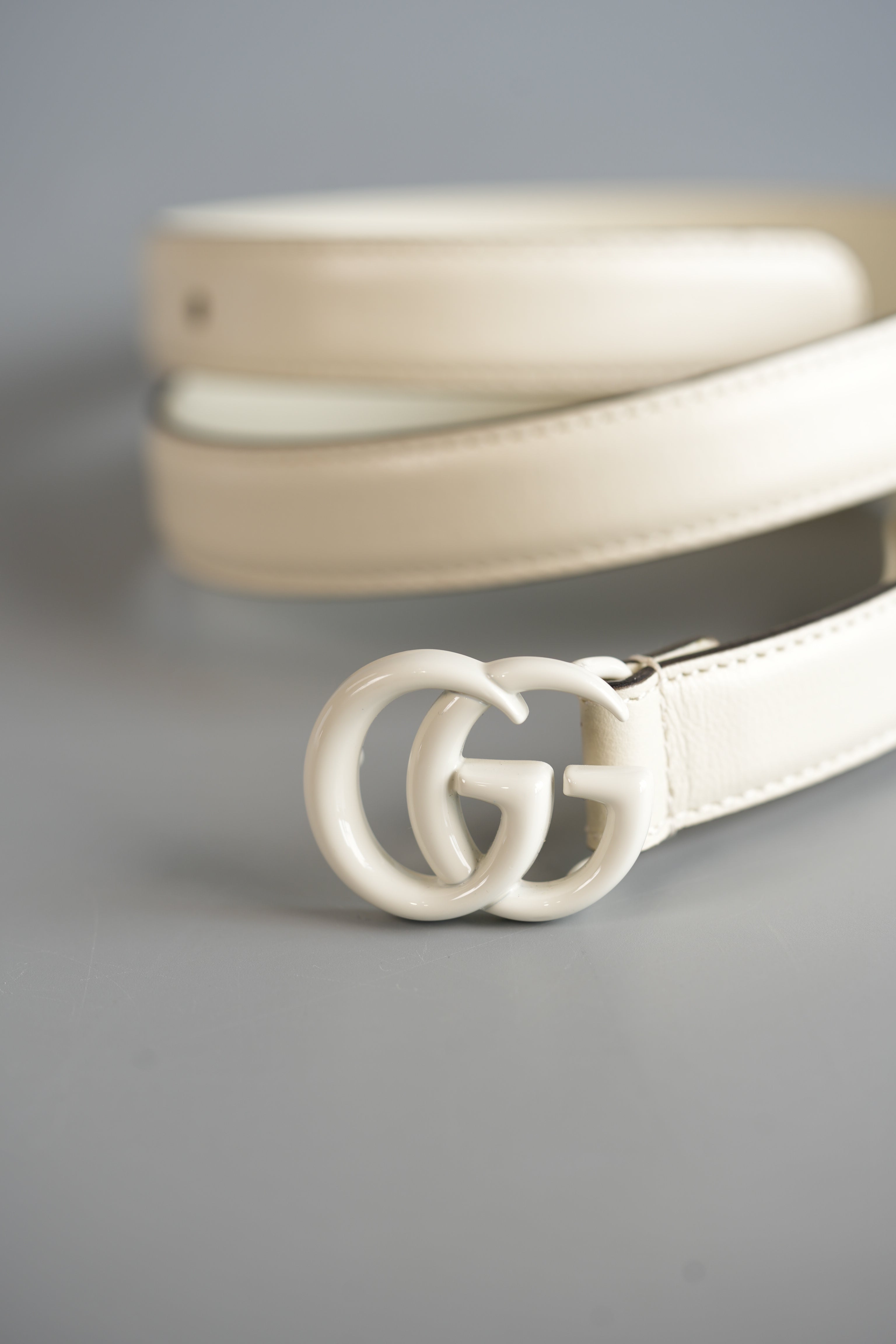 GG Buckle in White Leather Belt (70) | Purse Maison Luxury Bags Shop