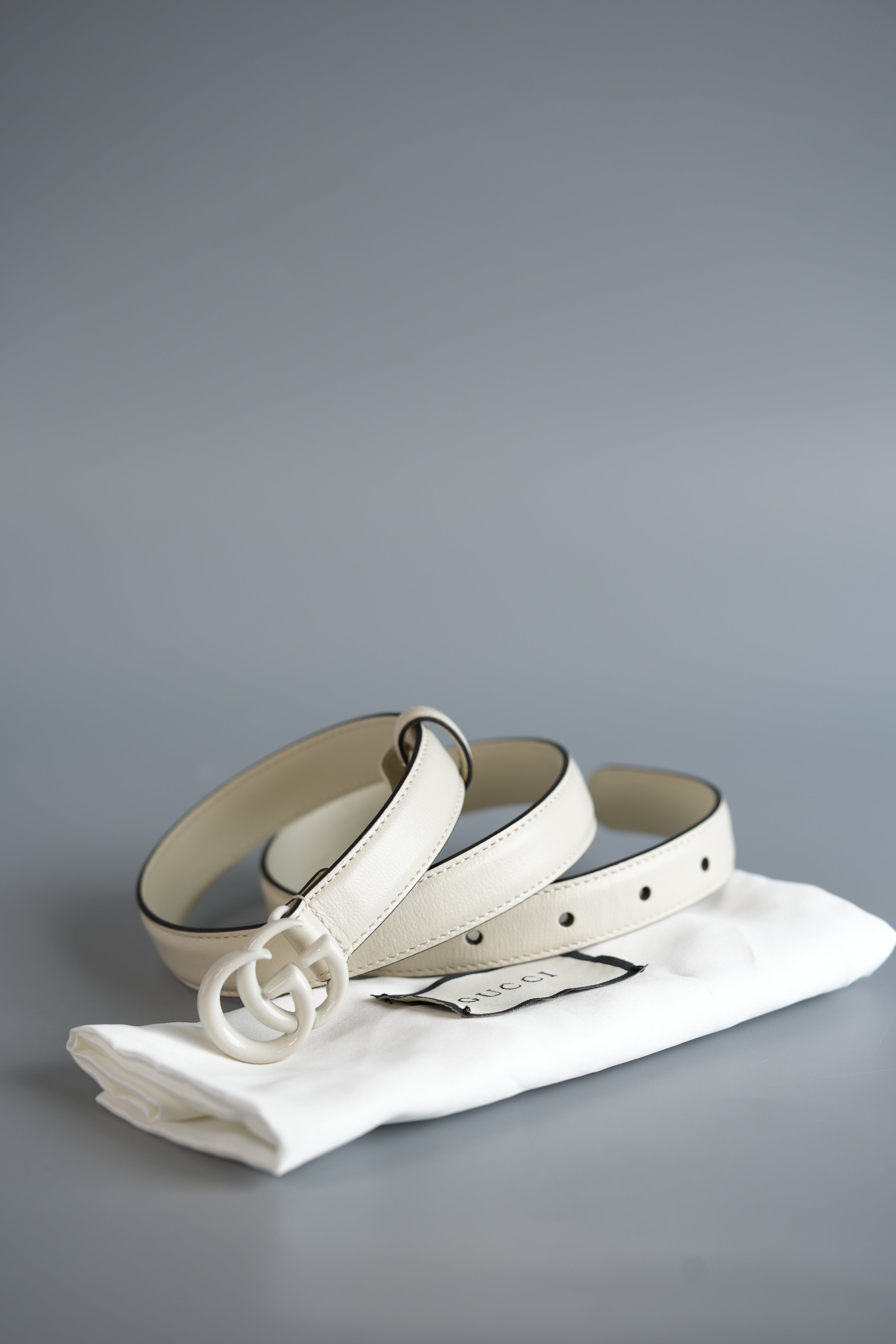 GG Buckle in White Leather Belt (70) | Purse Maison Luxury Bags Shop