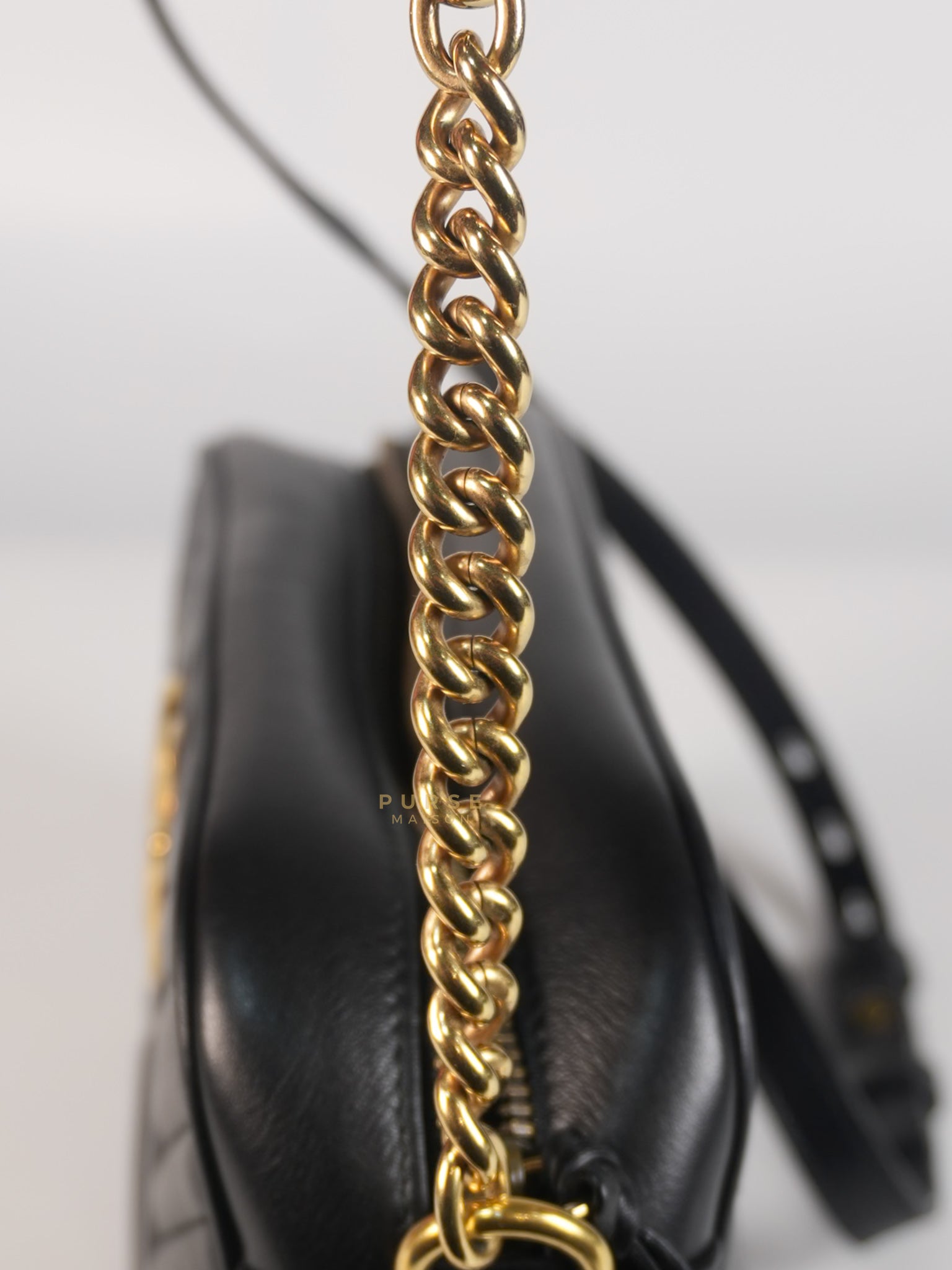 GG Marmont Camera Bag Small in Black Matelassé Leather | Purse Maison Luxury Bags Shop