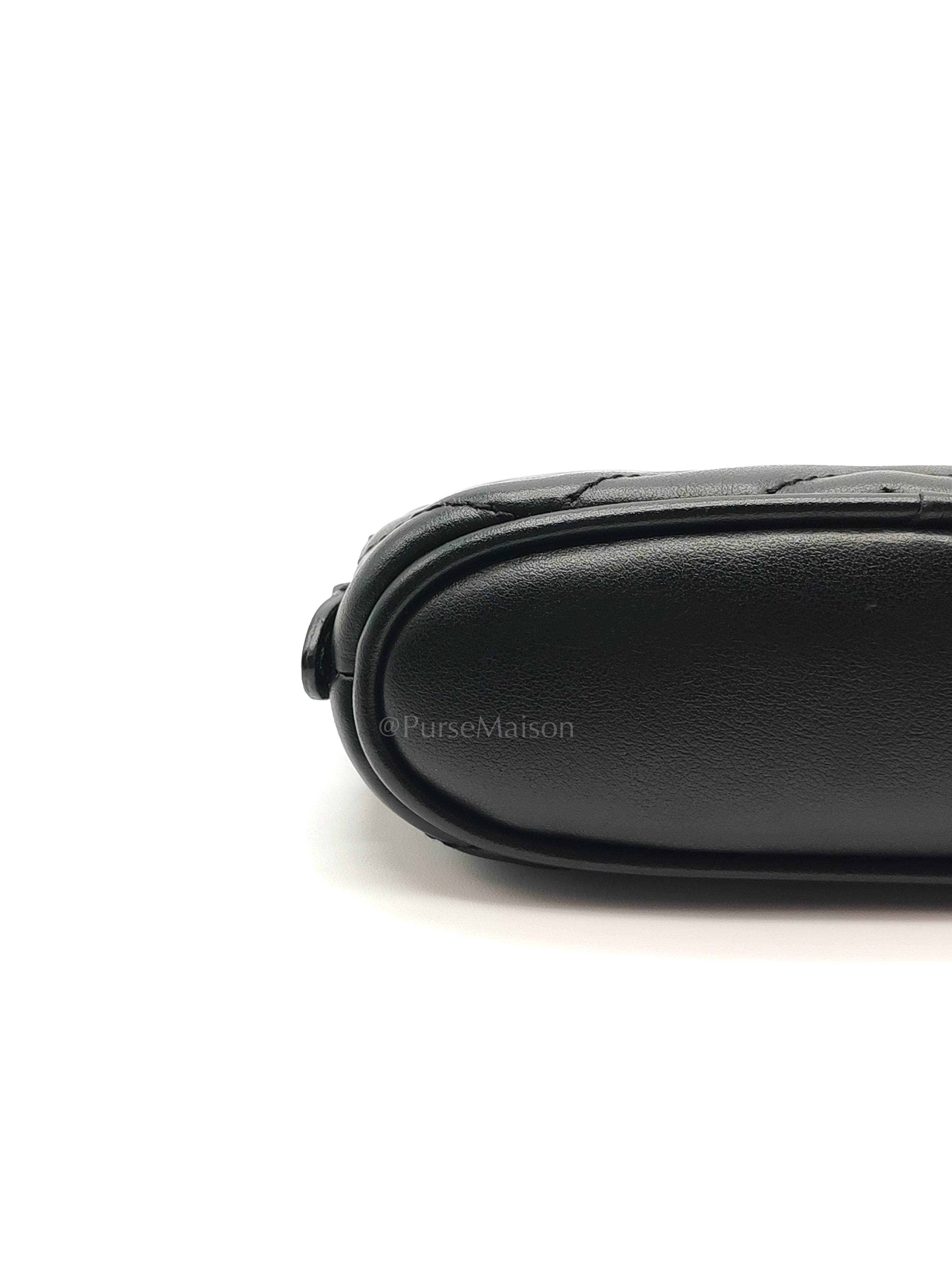 GG Marmont Cosmetic Case in Black Chevron Quilted Leather & Gold Hardware | Purse Maison Luxury Bags Shop