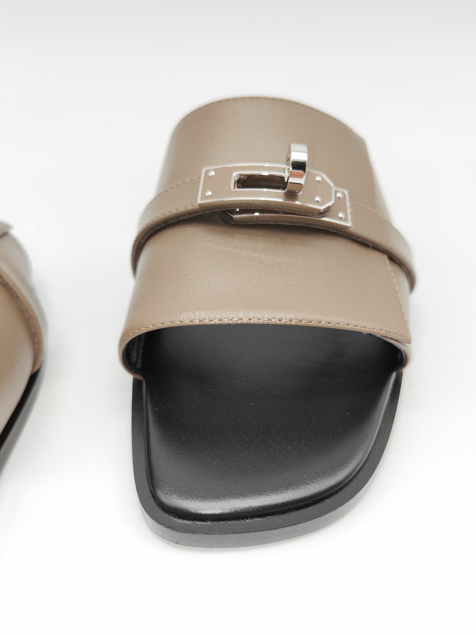 Giulia Sandals in Taupe Calfskin Leather Palladium Hardware Size 39 EU(25 cm) | Purse Maison Luxury Bags Shop