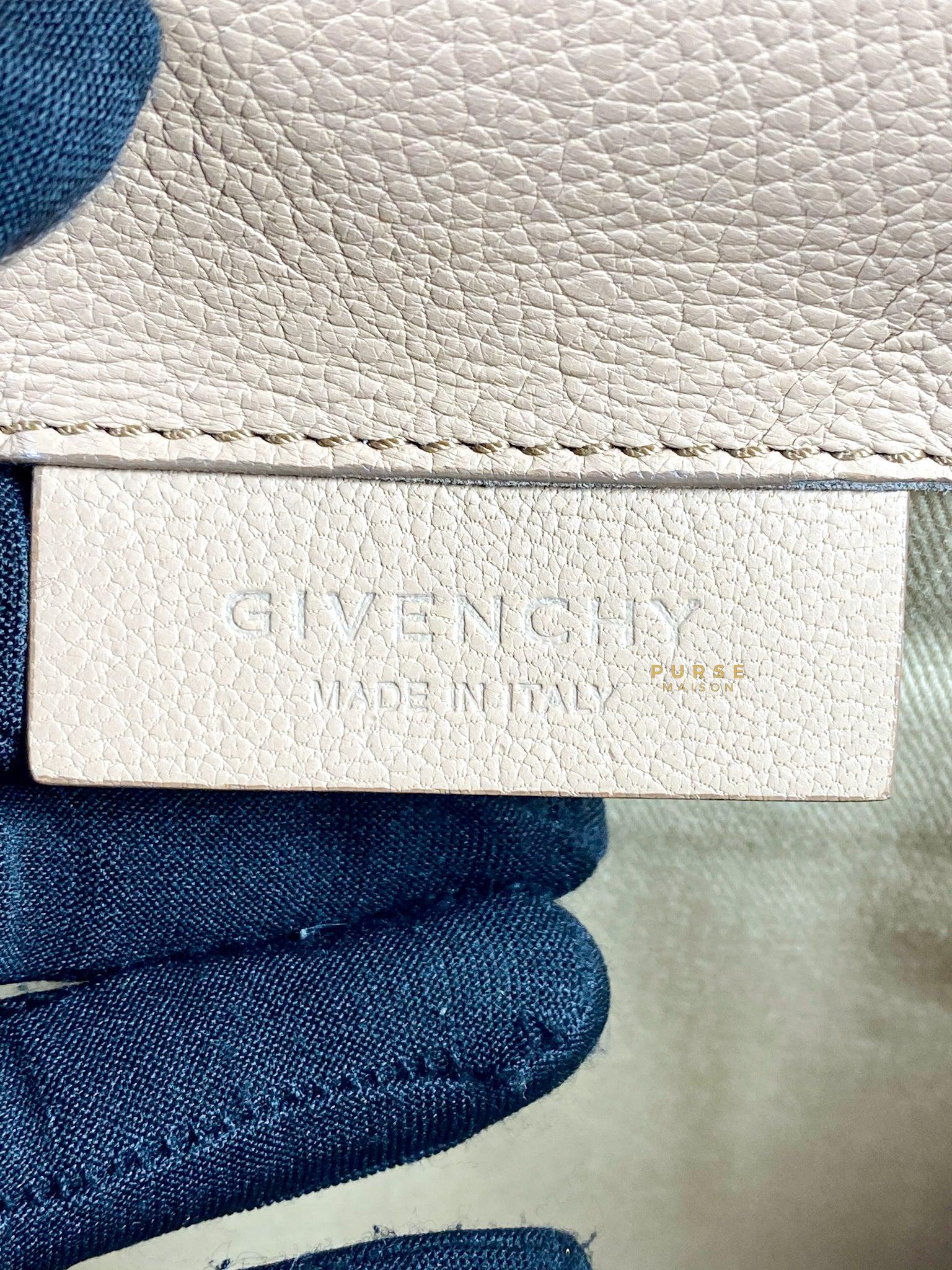 Givenchy Antigona Envelope in Beige Goatskin Clutch
