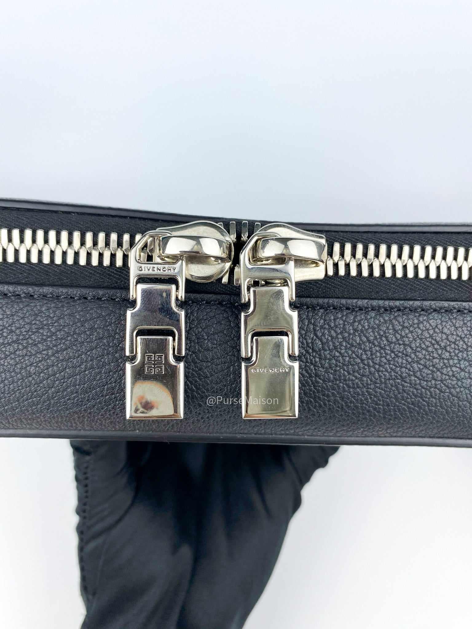 Givenchy Antigona U Camera bag Grained Leather for Men